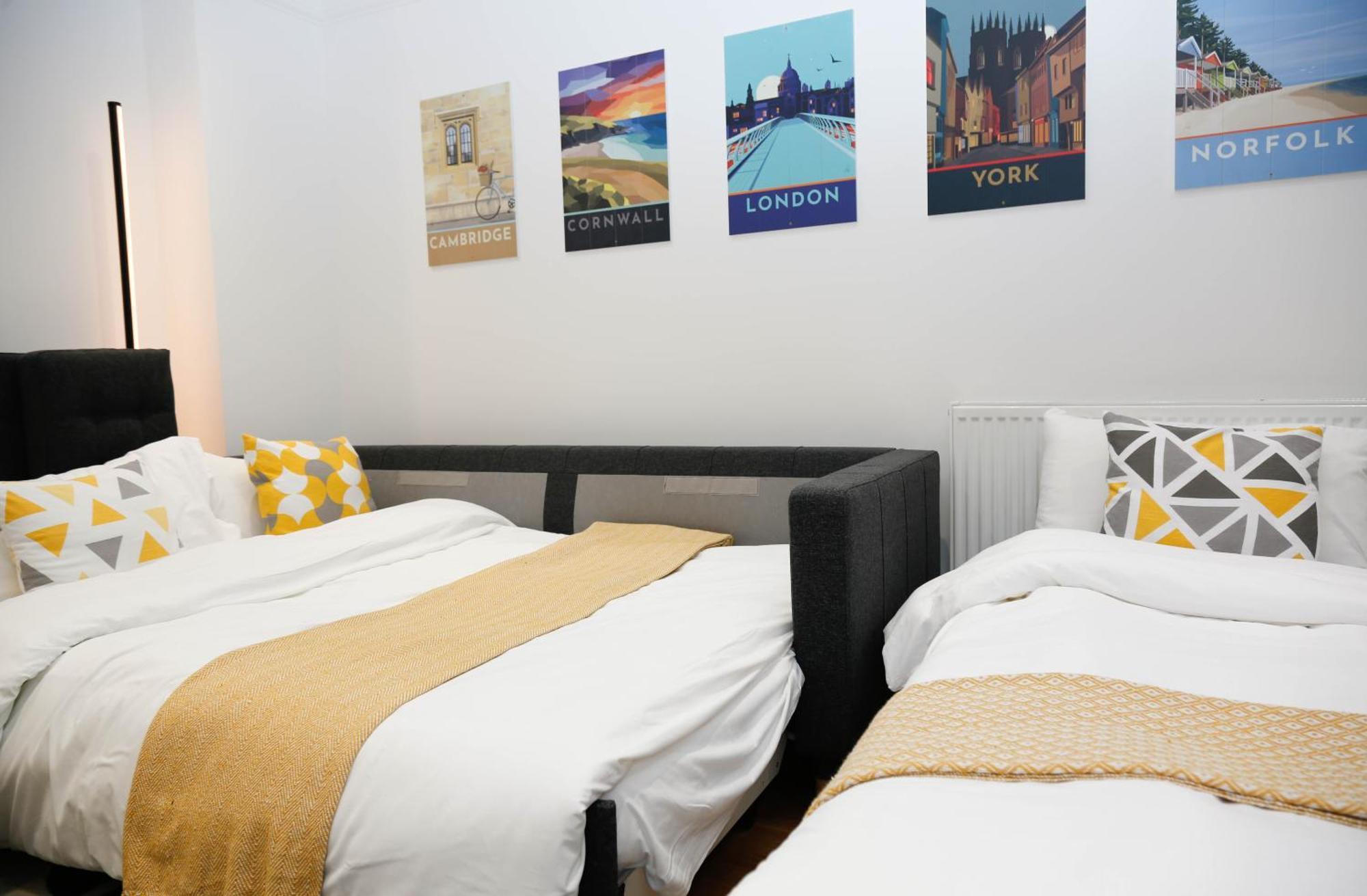 New Luxury In Location Next To Shops, Cafes, Bars & Metro London