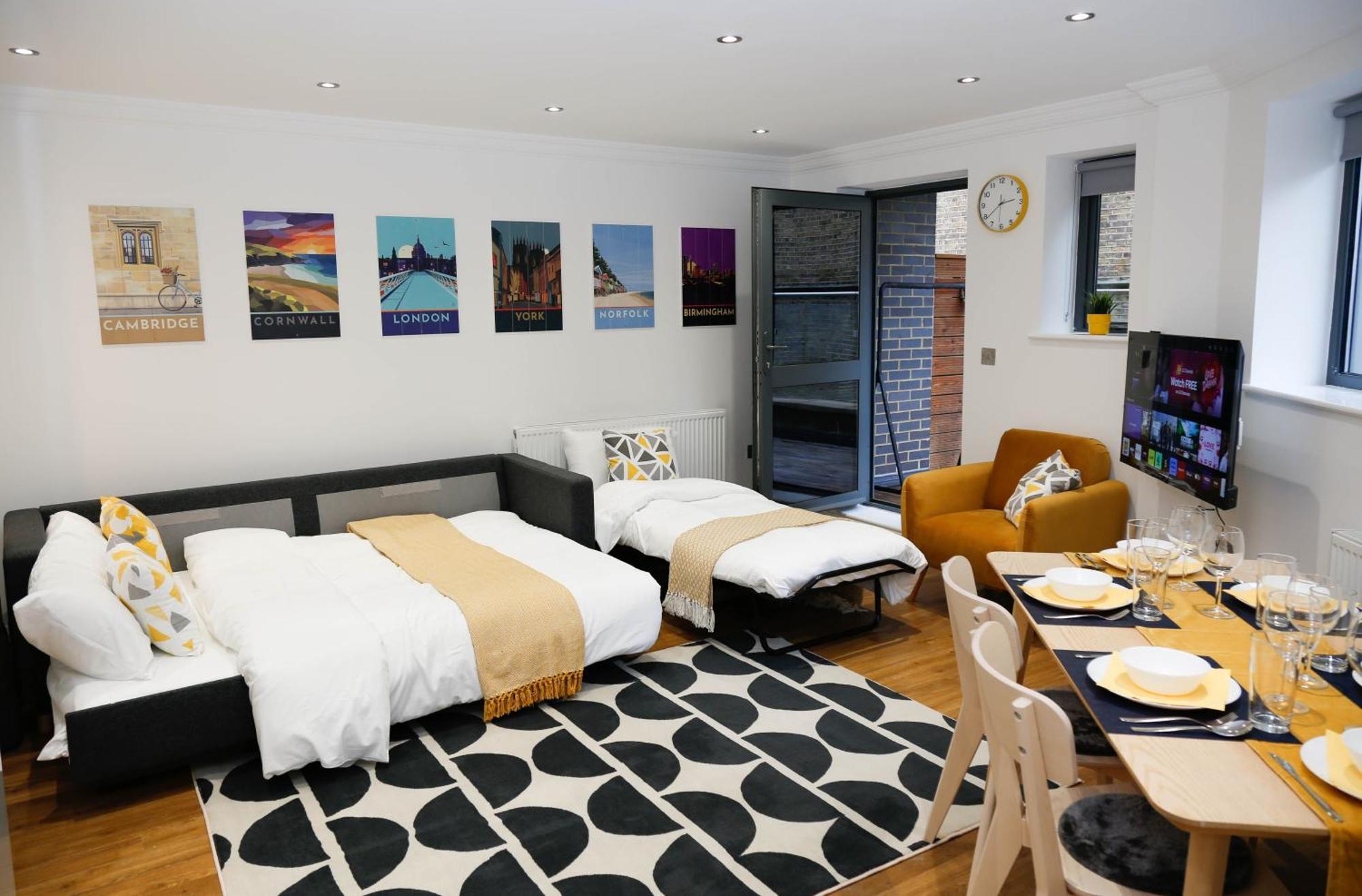 New Luxury In Location Next To Shops, Cafes, Bars & Metro Apartment