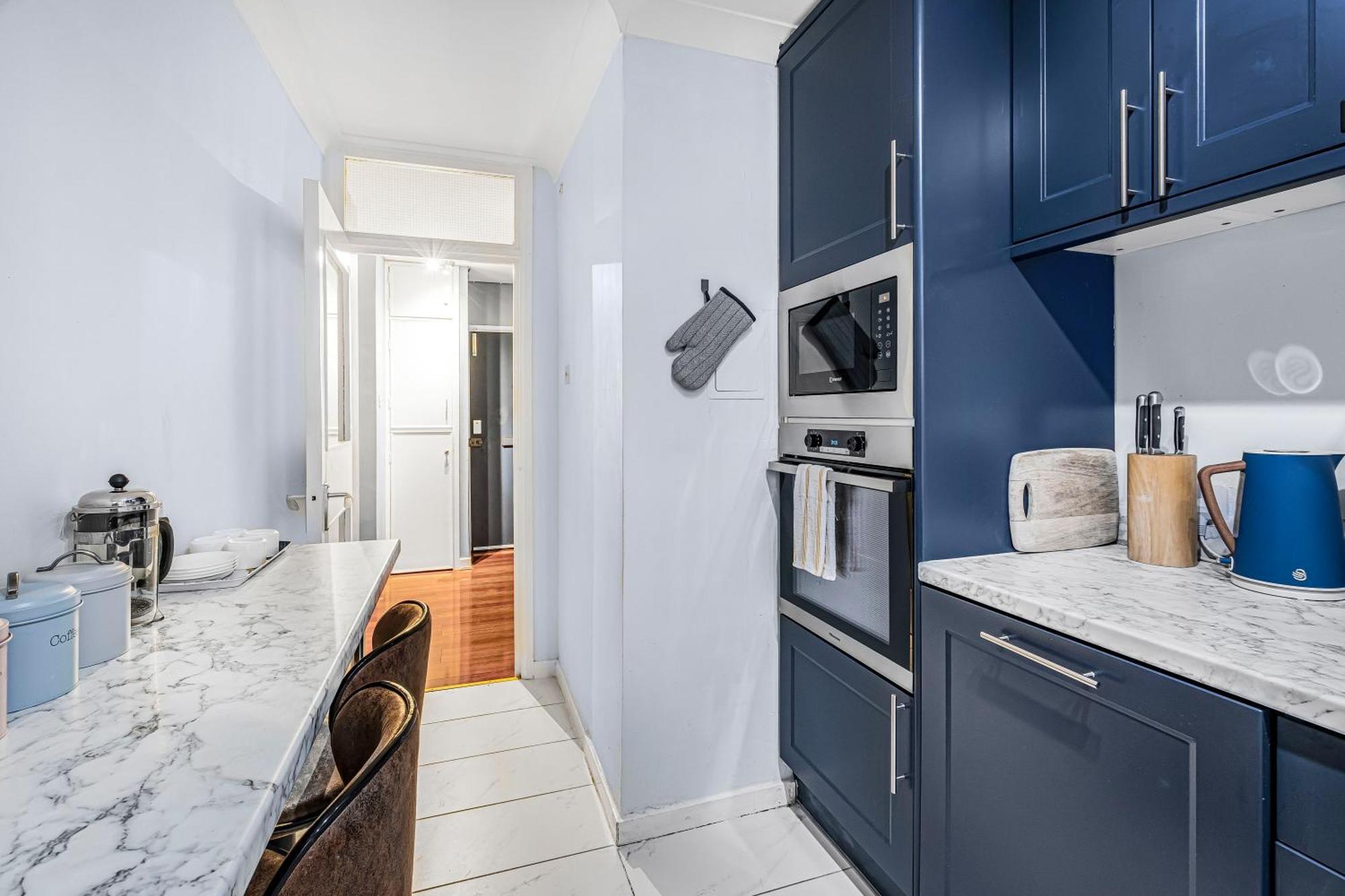Hospedagem domiciliar Two Stunning Bedrooms & Private Balcony & River View *