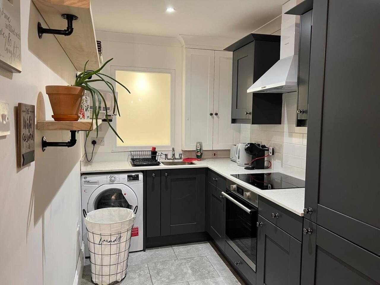 Modern And Spacious 2 Bedroom Flat Near Shoreditch London