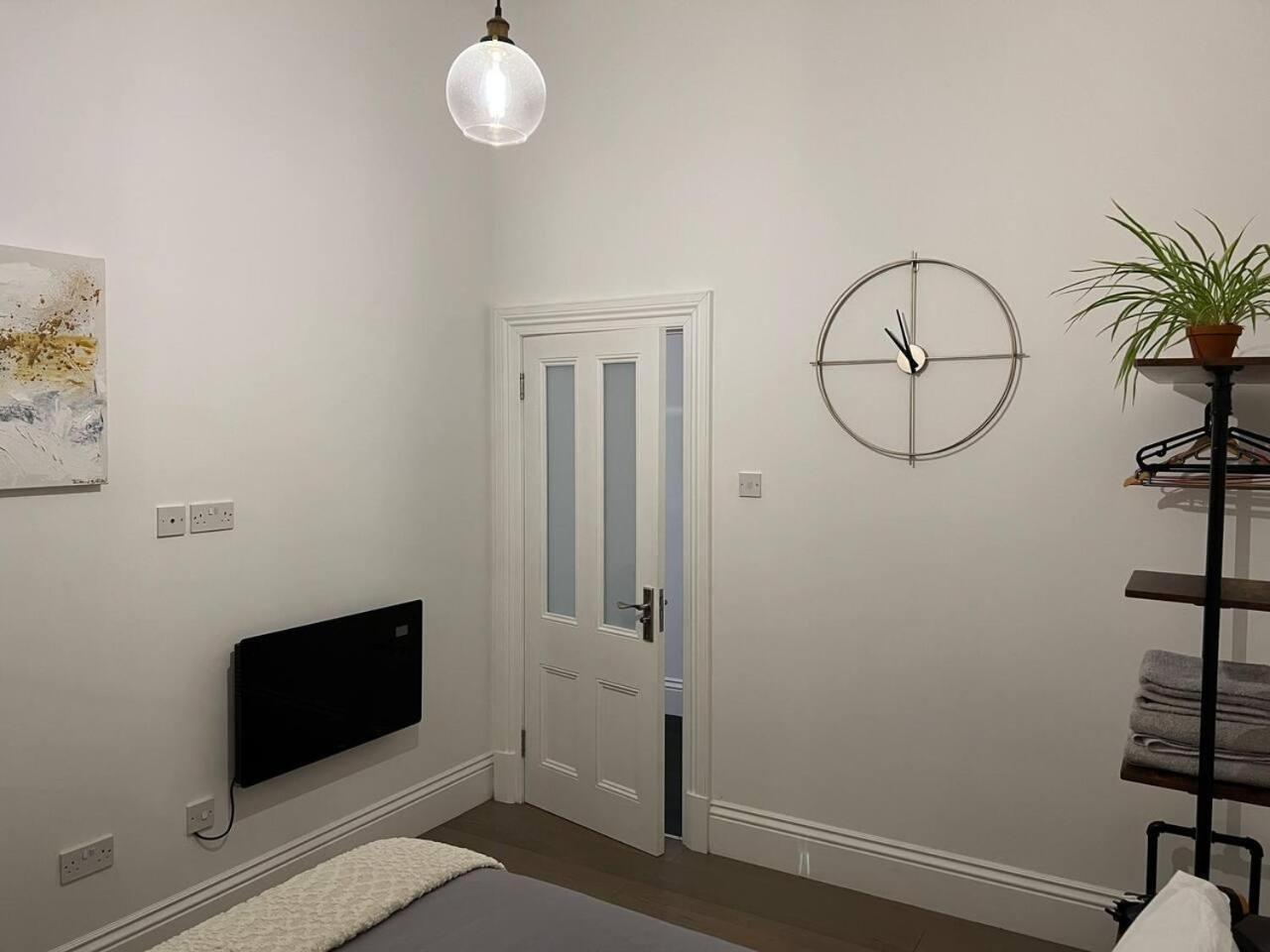 Modern And Spacious 2 Bedroom Flat Near Shoreditch Apartment *