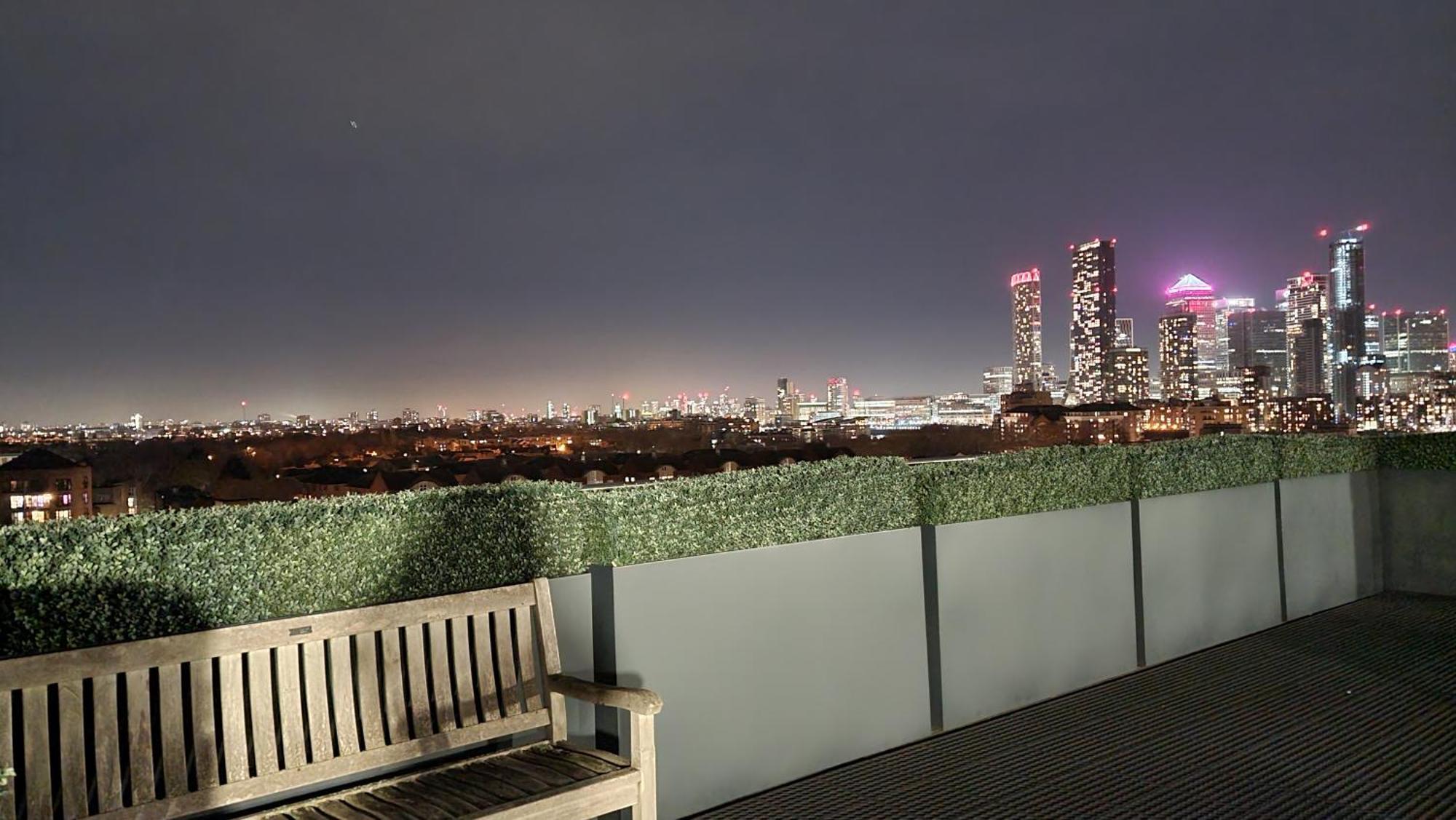 Charming & Large 1-bedroom In The Heart Of Apartment London