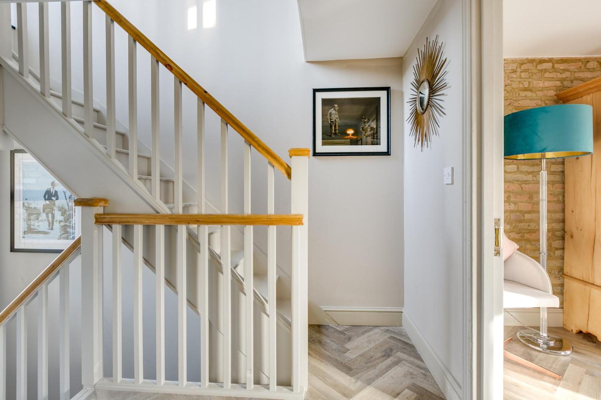 Apartment Stylish 2 Bed Flat With Balcony Great Views Nrtube *