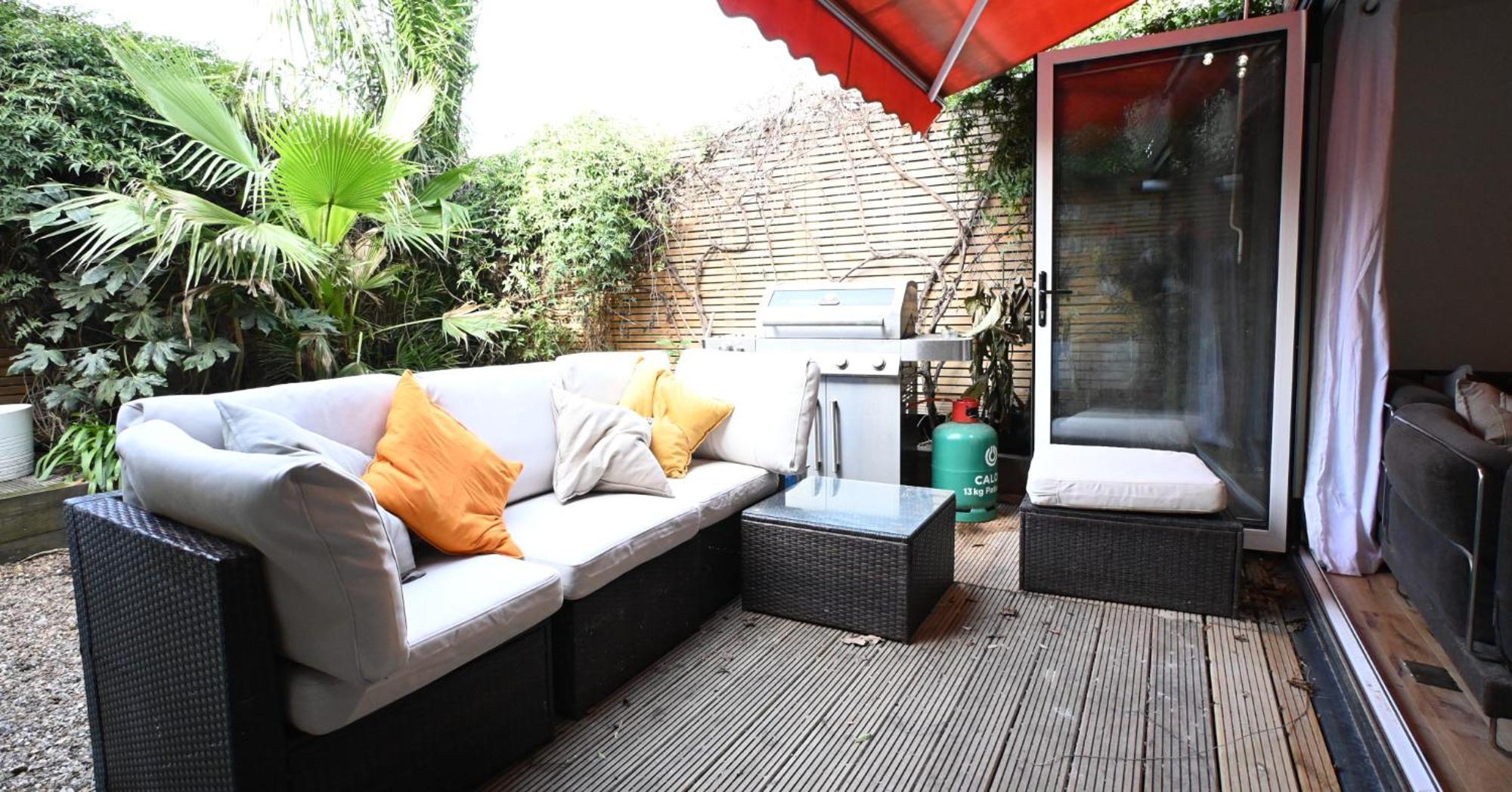 3-bed House With Amazing Garden Pousada
