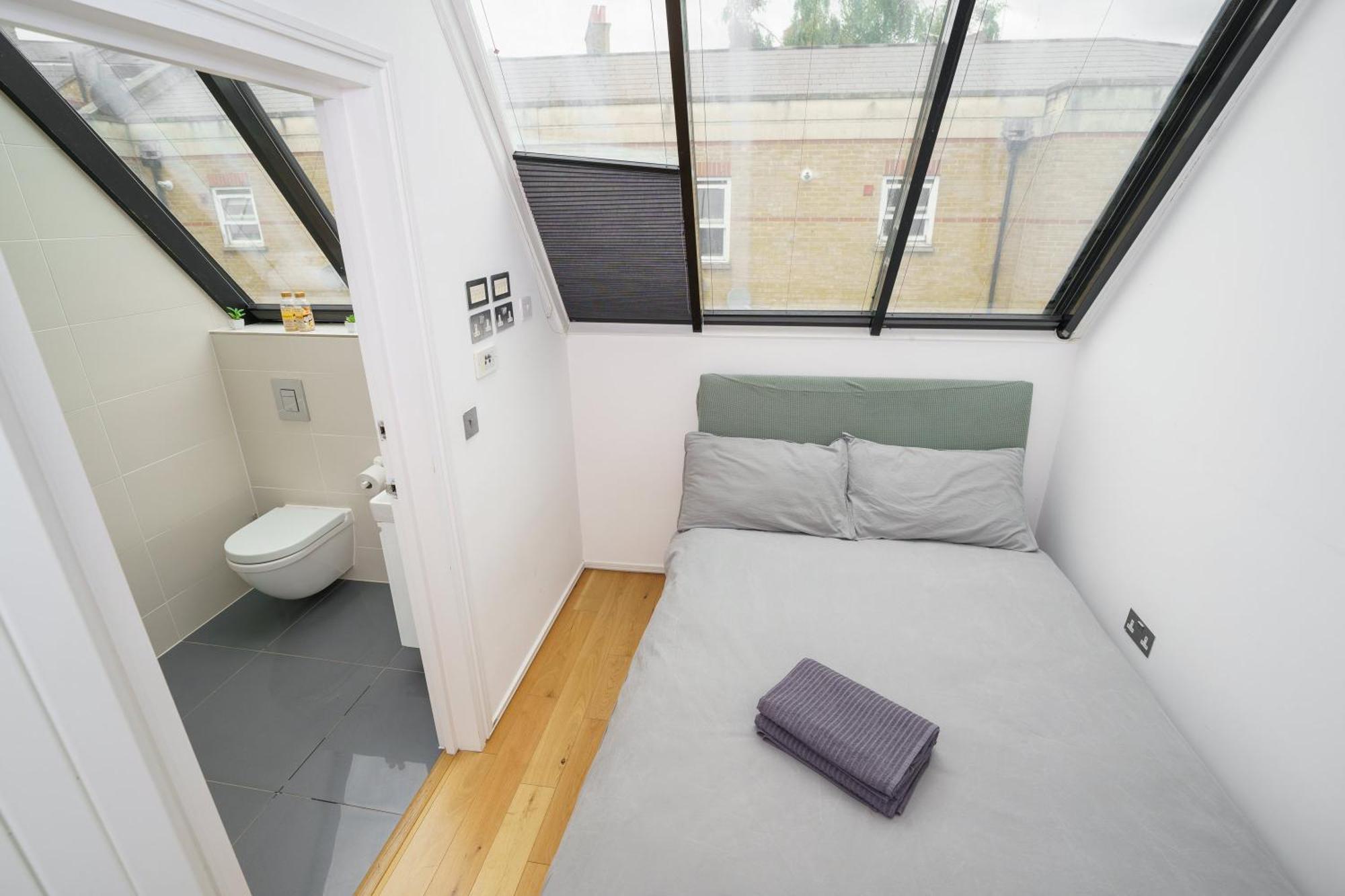 En-suite In Zone 1