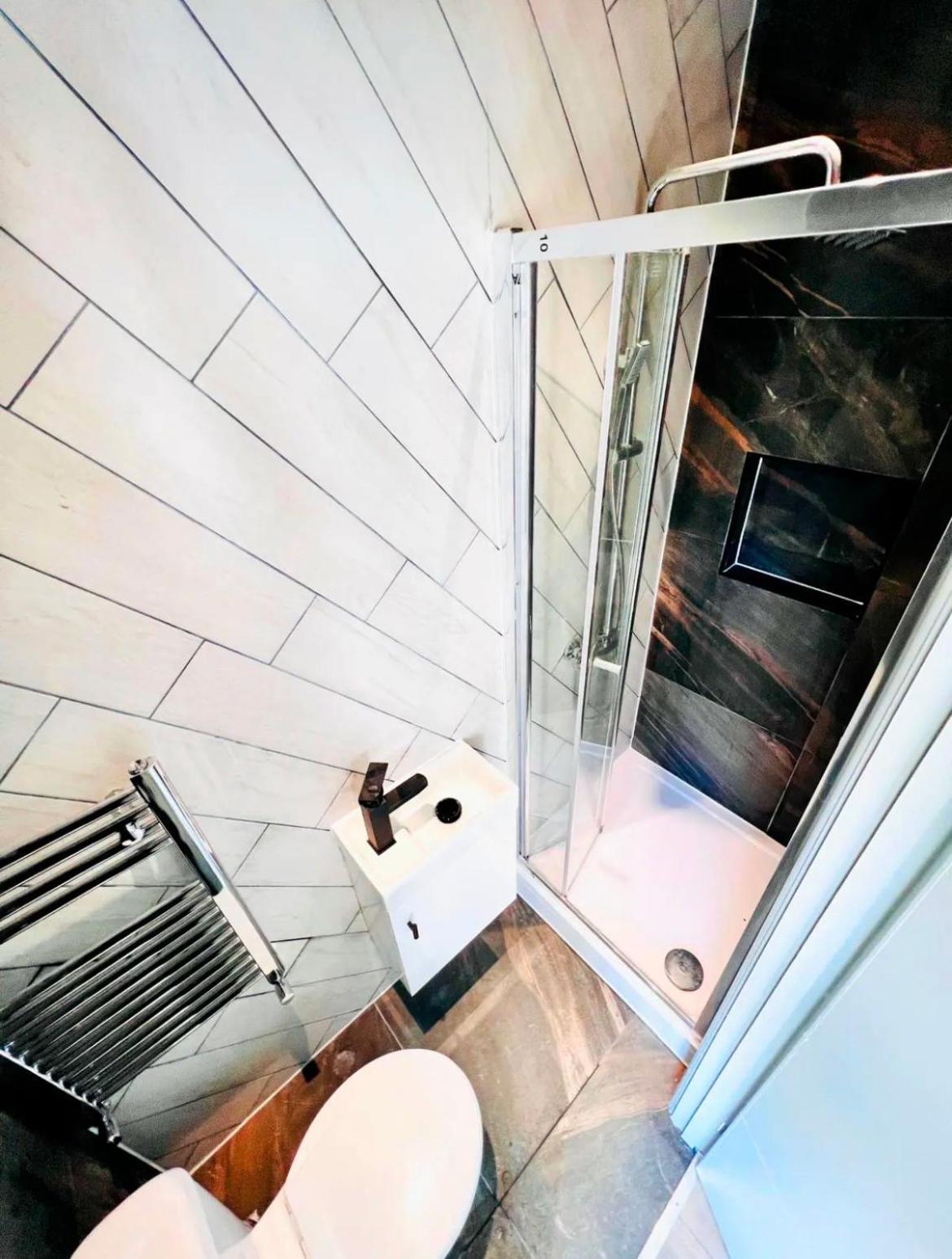 Homestay 43 Ensuite Look Like Locations London