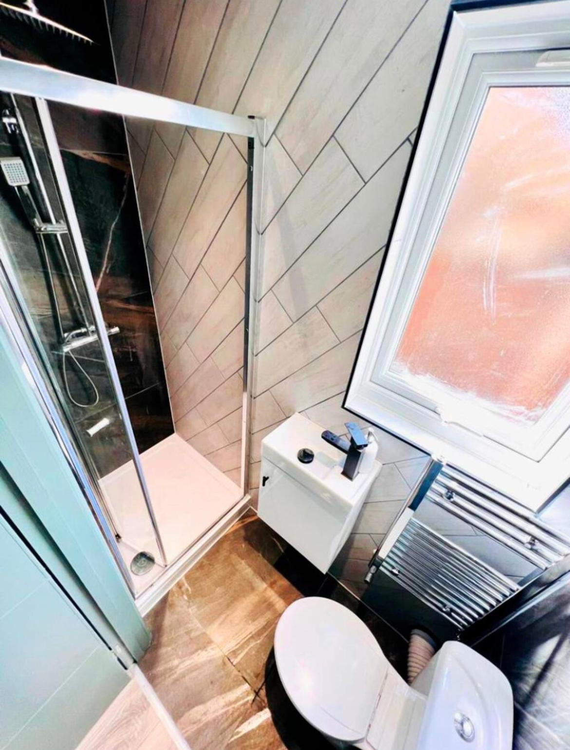 Homestay 43 Ensuite Look Like Locations London