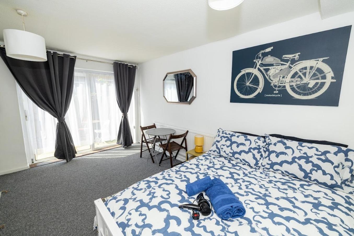 Close To Canary Wharf Homestay