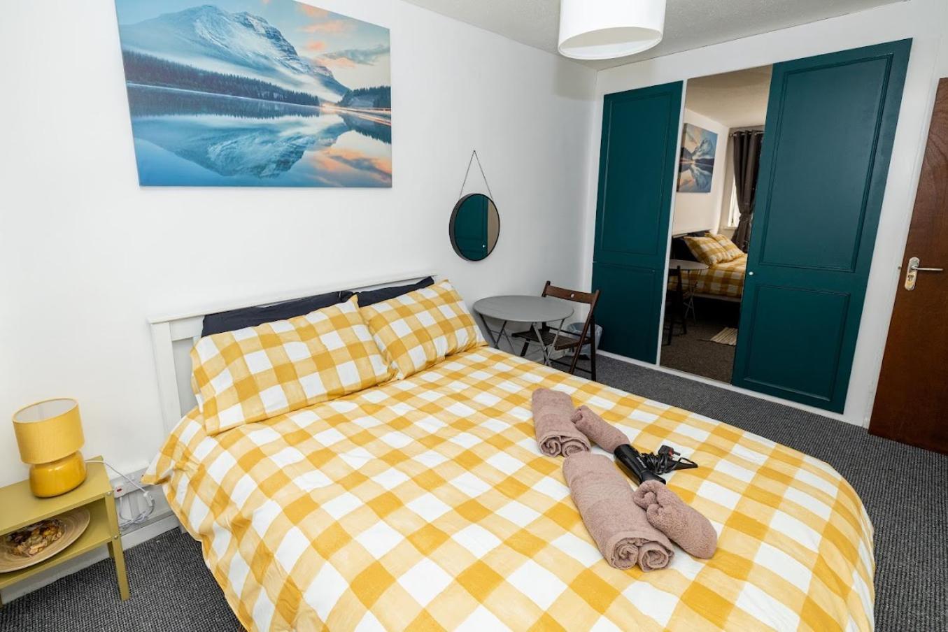 Close To Canary Wharf