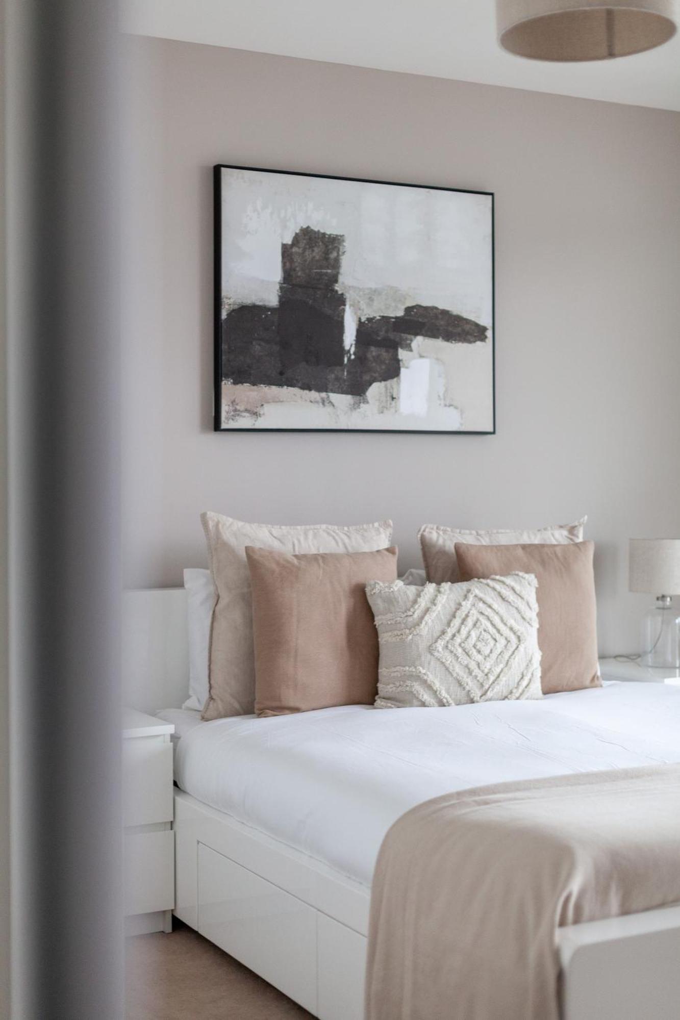 The Thames Collection Apartment