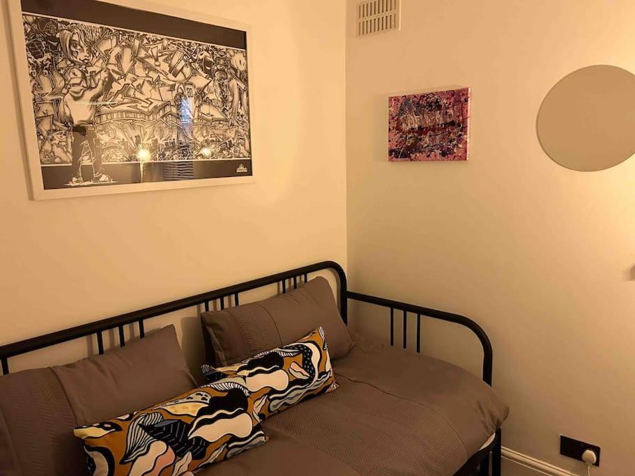 Flat Next To Central Line Underground Station Apartment