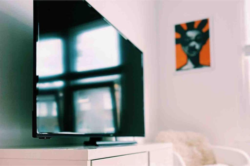 Apartment Flat Next To Central Line Underground Station