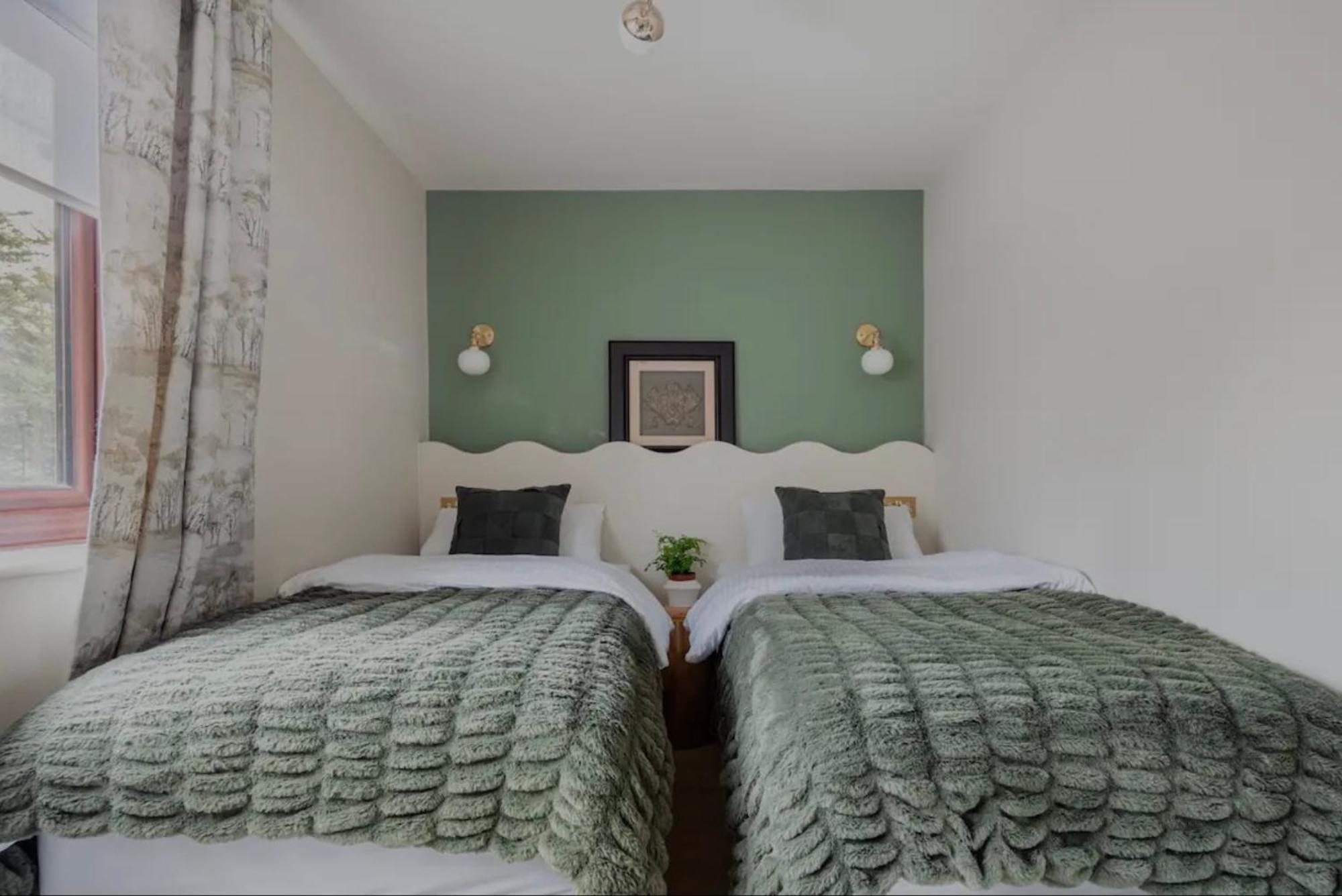 Holiday home Spring Cosy 2-bed With Free Parking