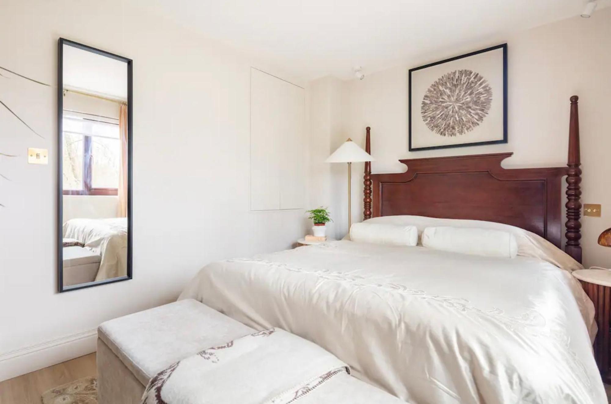 Spring Cosy 2-bed With Free Parking Holiday home London