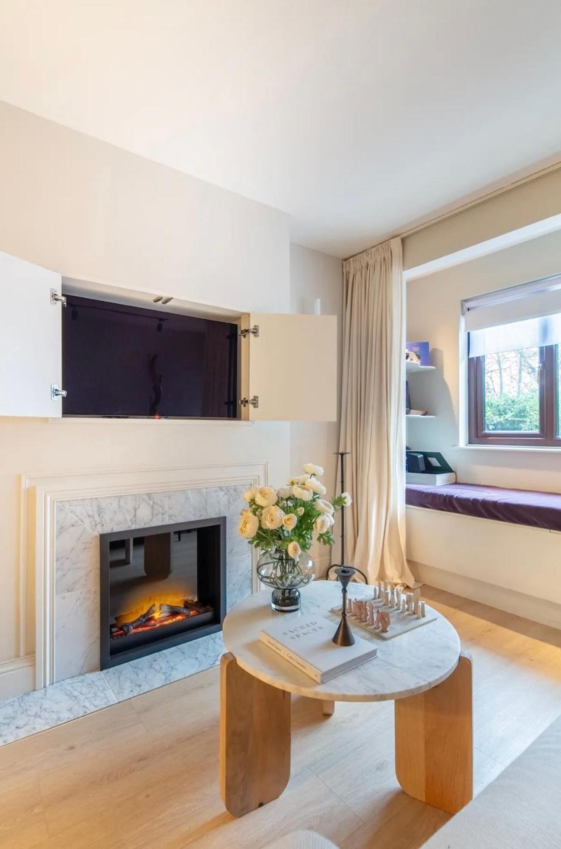 Spring Cosy 2-bed With Free Parking London