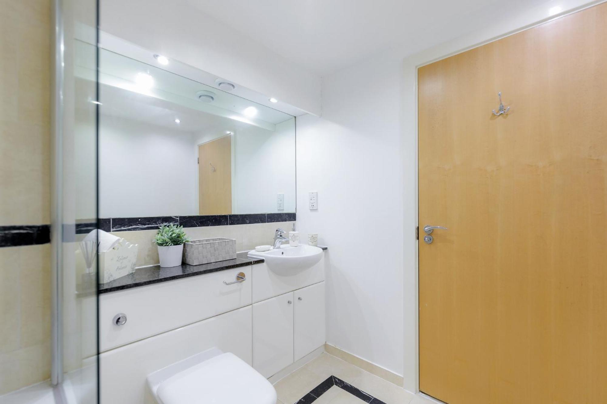 Apartment 2&3 Bedrooms Near Excel - Modern Spacious For Larger Groups