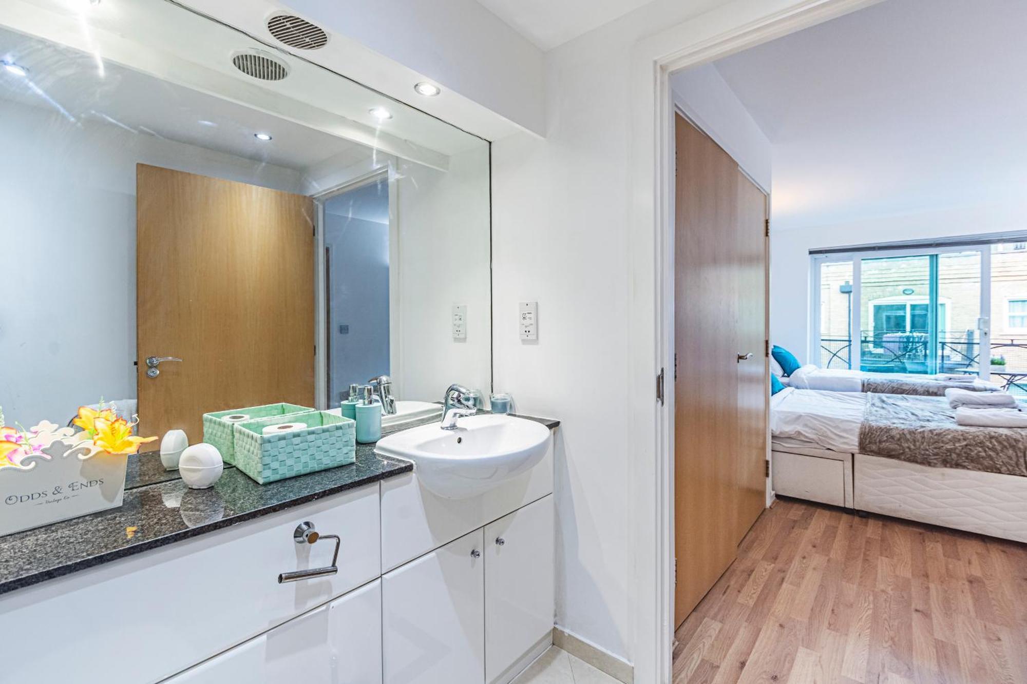 Apartment 2&3 Bedrooms Near Excel - Modern Spacious For Larger Groups *