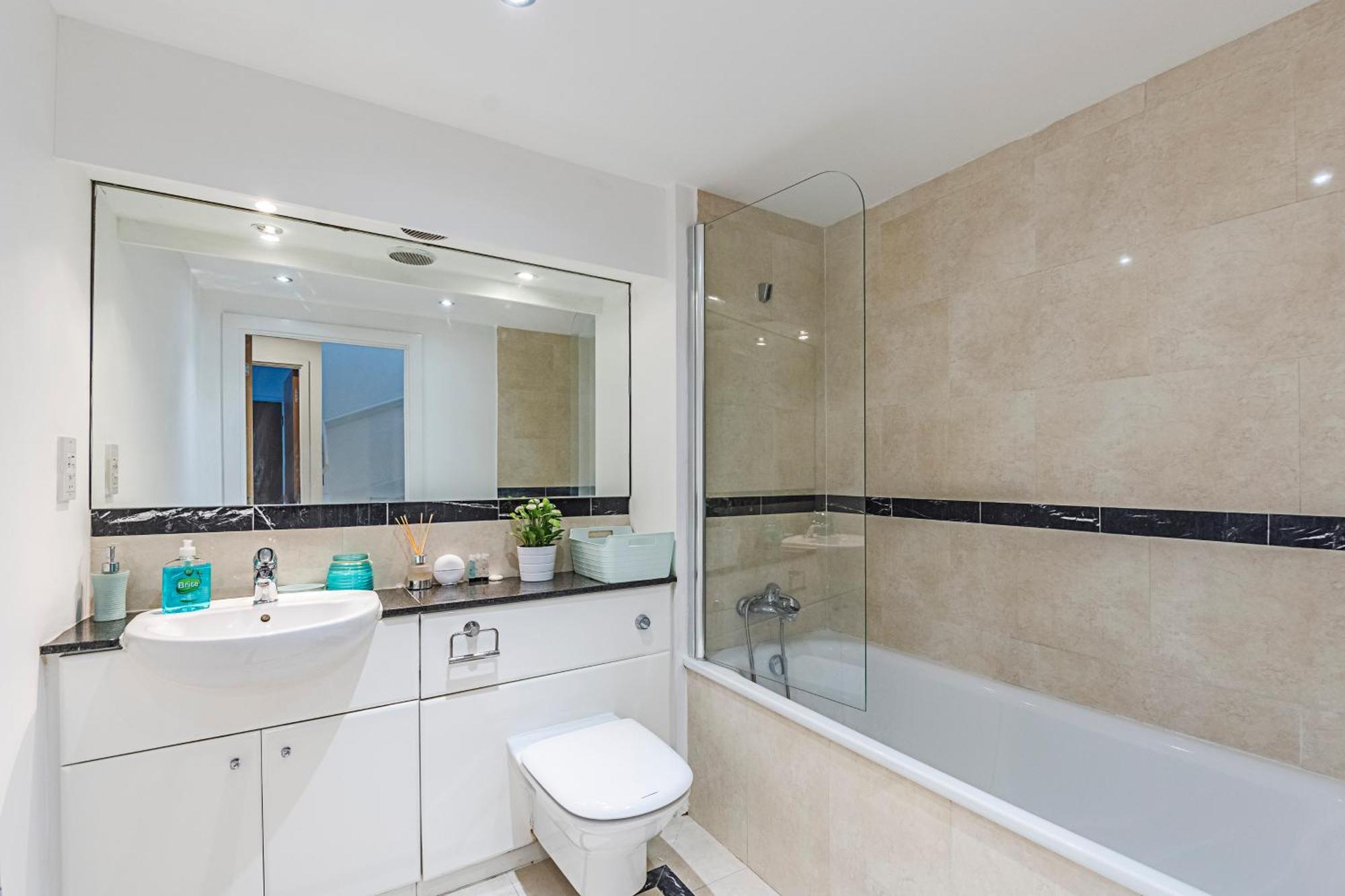 2&3 Bedrooms Near Excel - Modern Spacious For Larger Groups Apartment