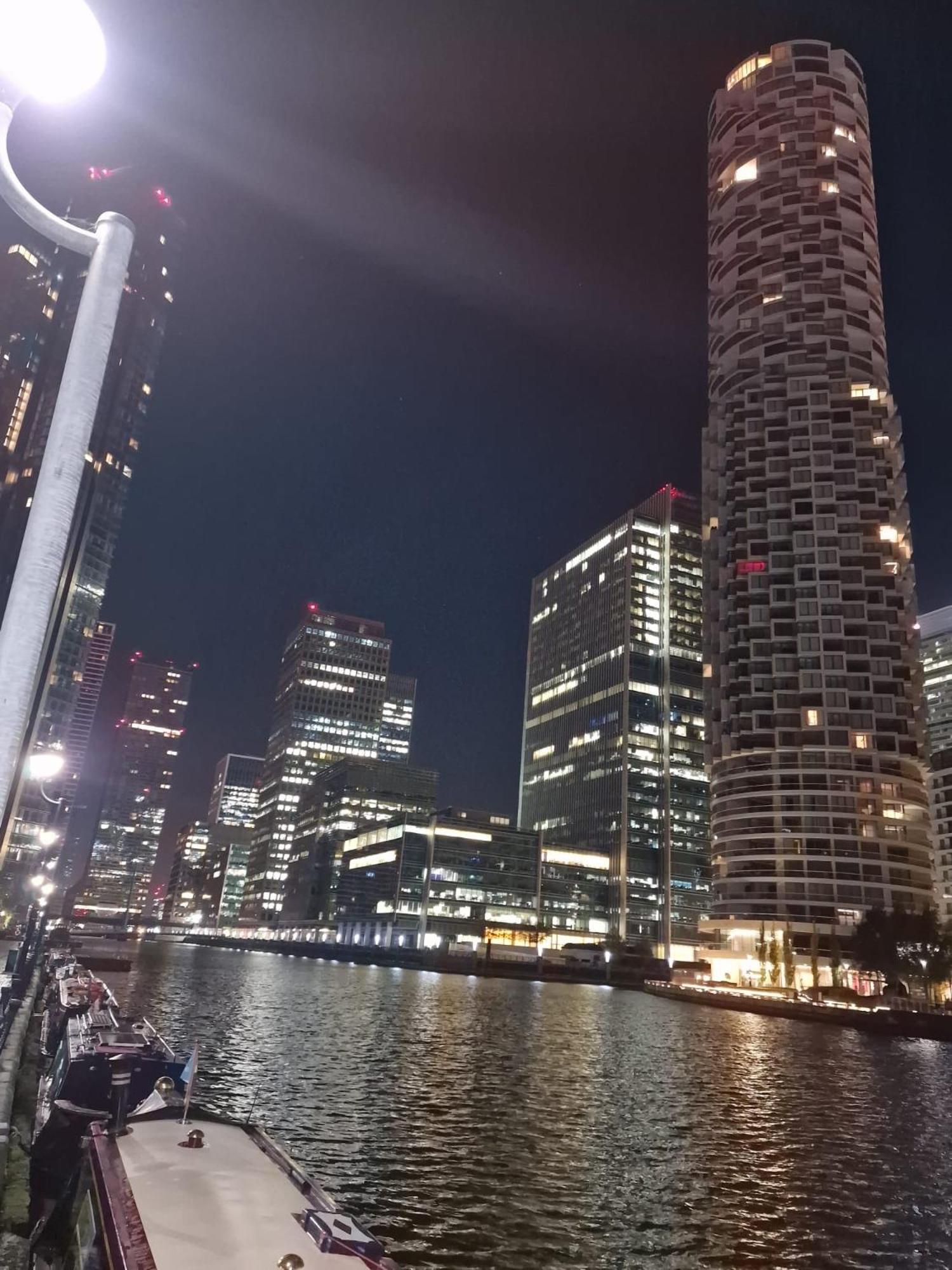Canary Wharf View Apartment