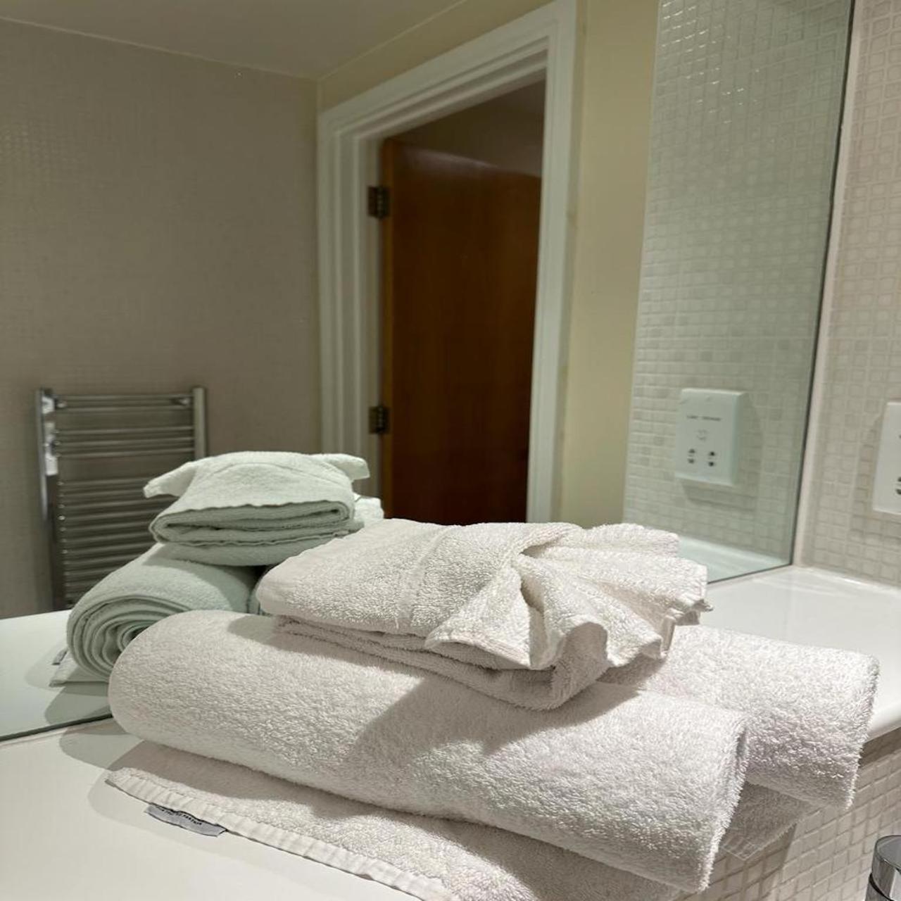 Canary Wharf Apartment *