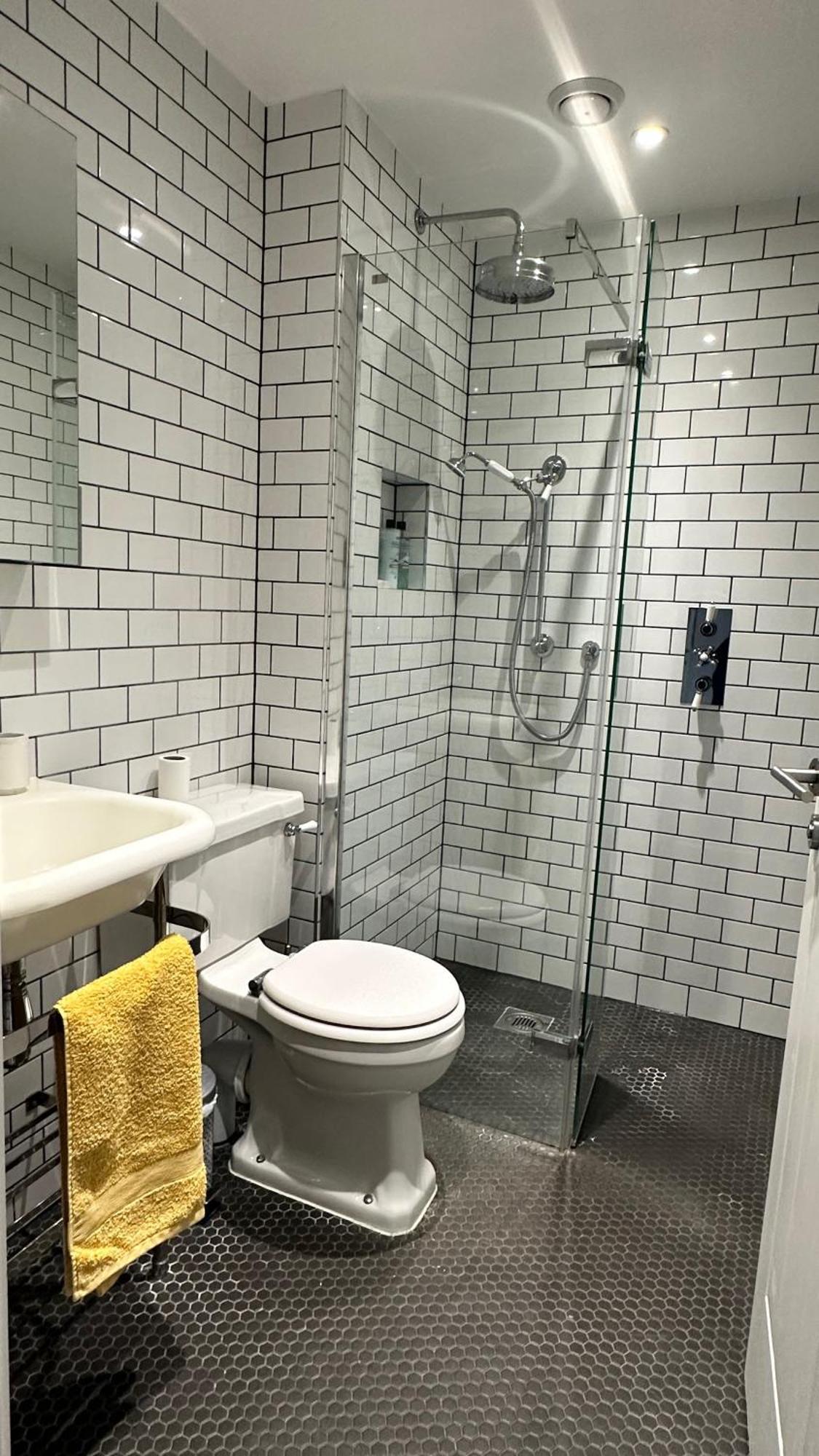 Modern & Stylish 1 Bedroom Flat Apartment