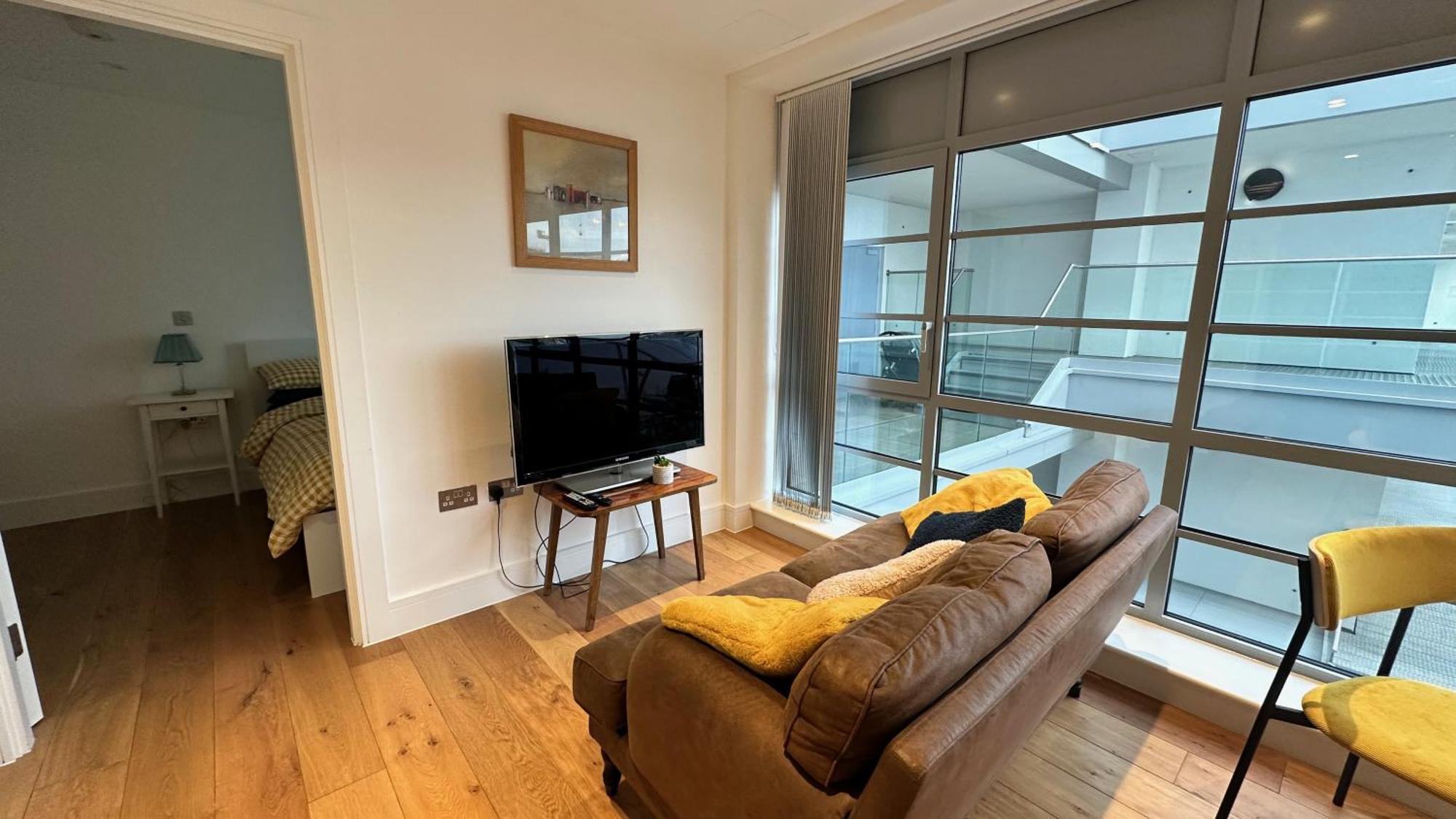 Modern & Stylish 1 Bedroom Flat Apartment London