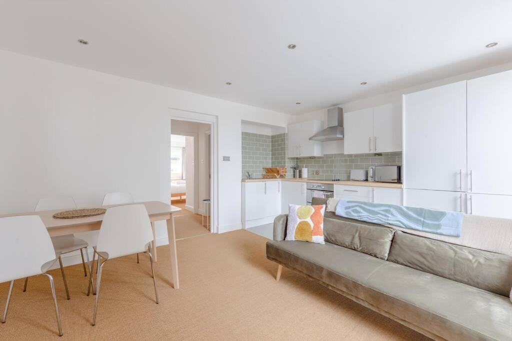Modern 1bd Flat - 15 Min Walk To Bridge London