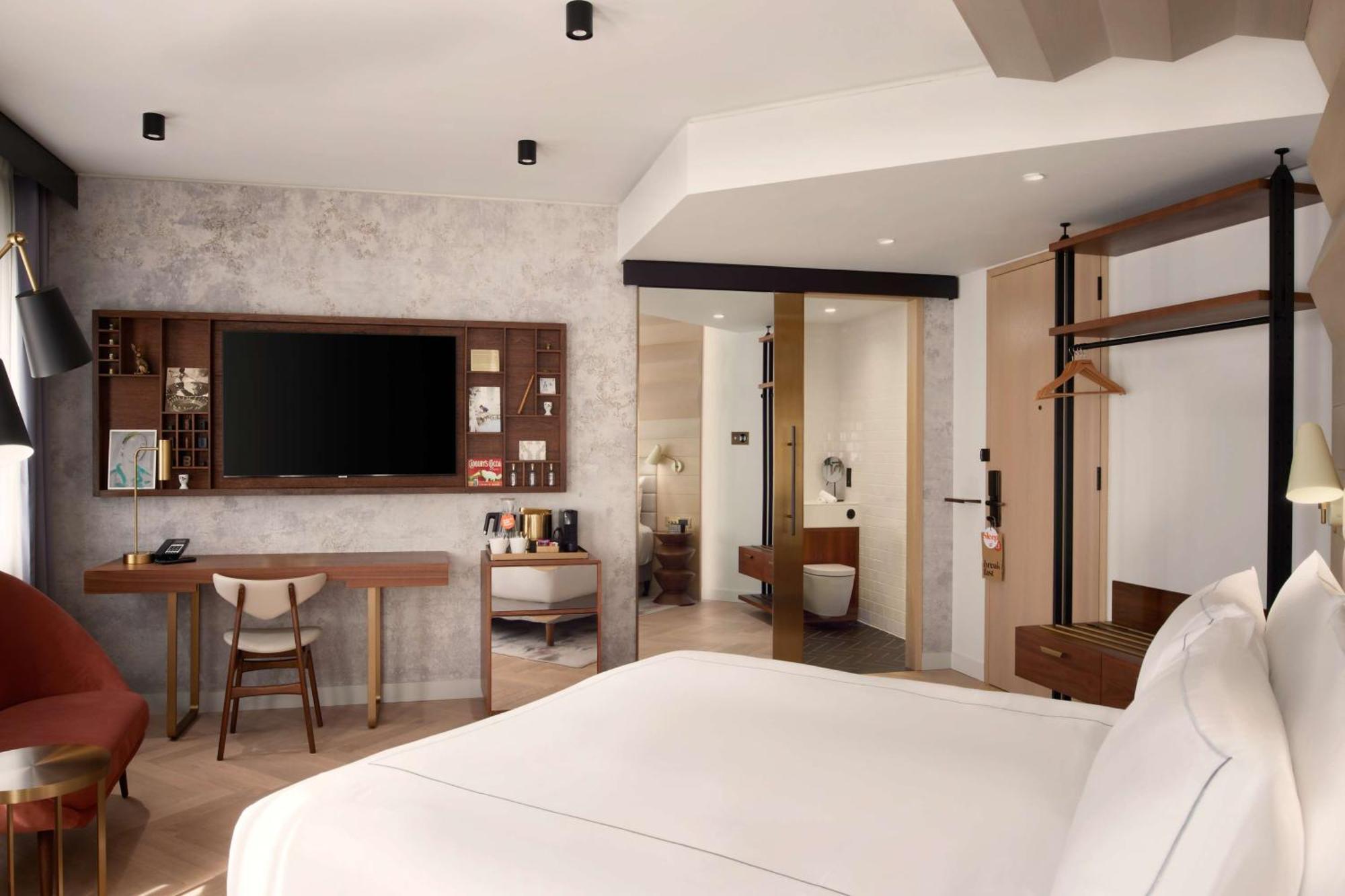 Canopy By Hilton Hotel London