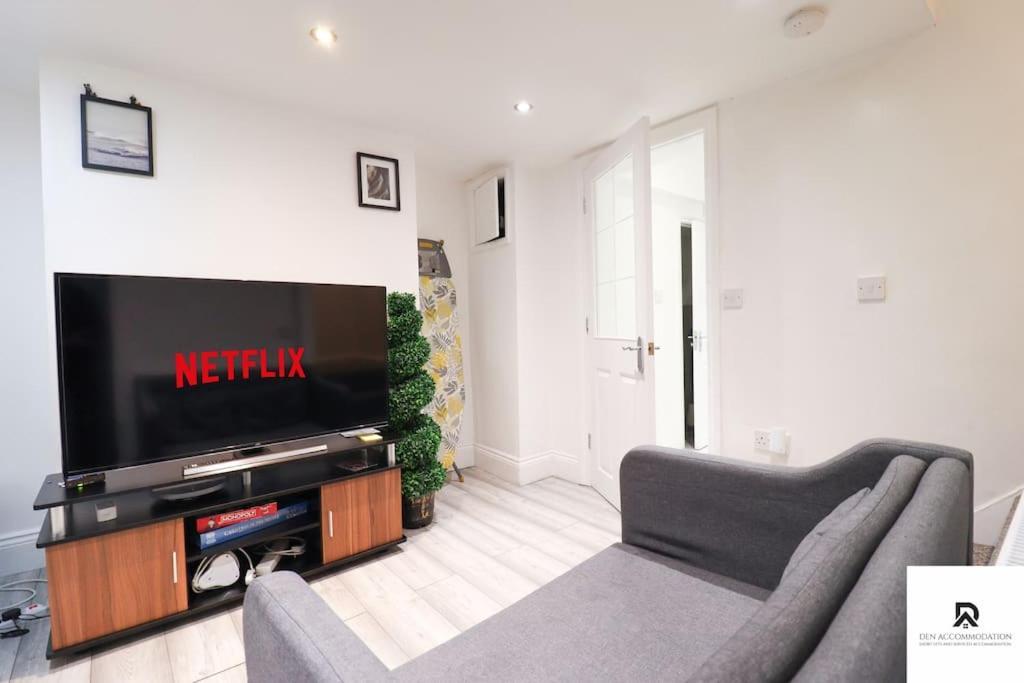Apartment Den & Short Lets Greenwich - 3 Bed House London