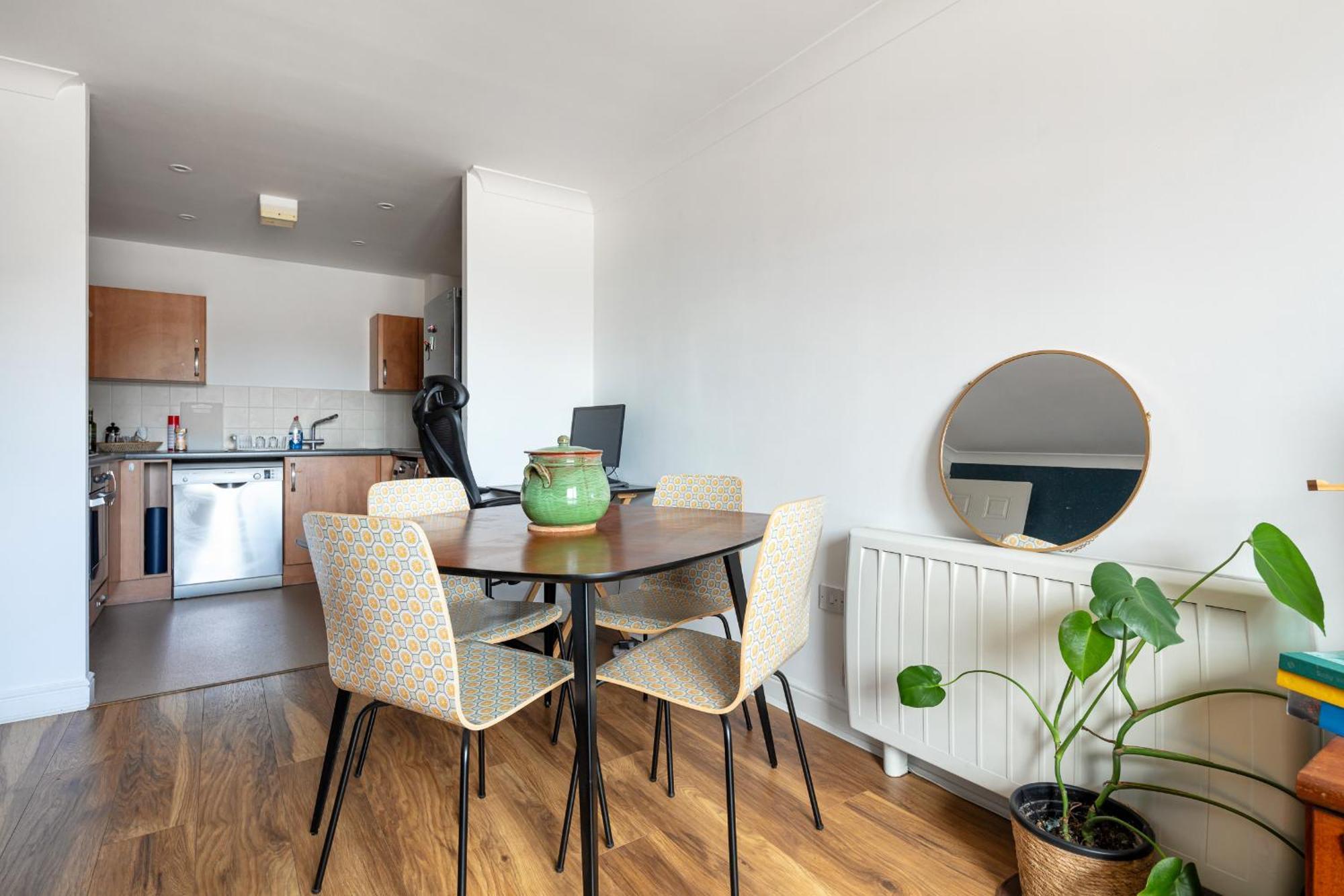 Orange Flat By Lower Regent Canal Apartment London