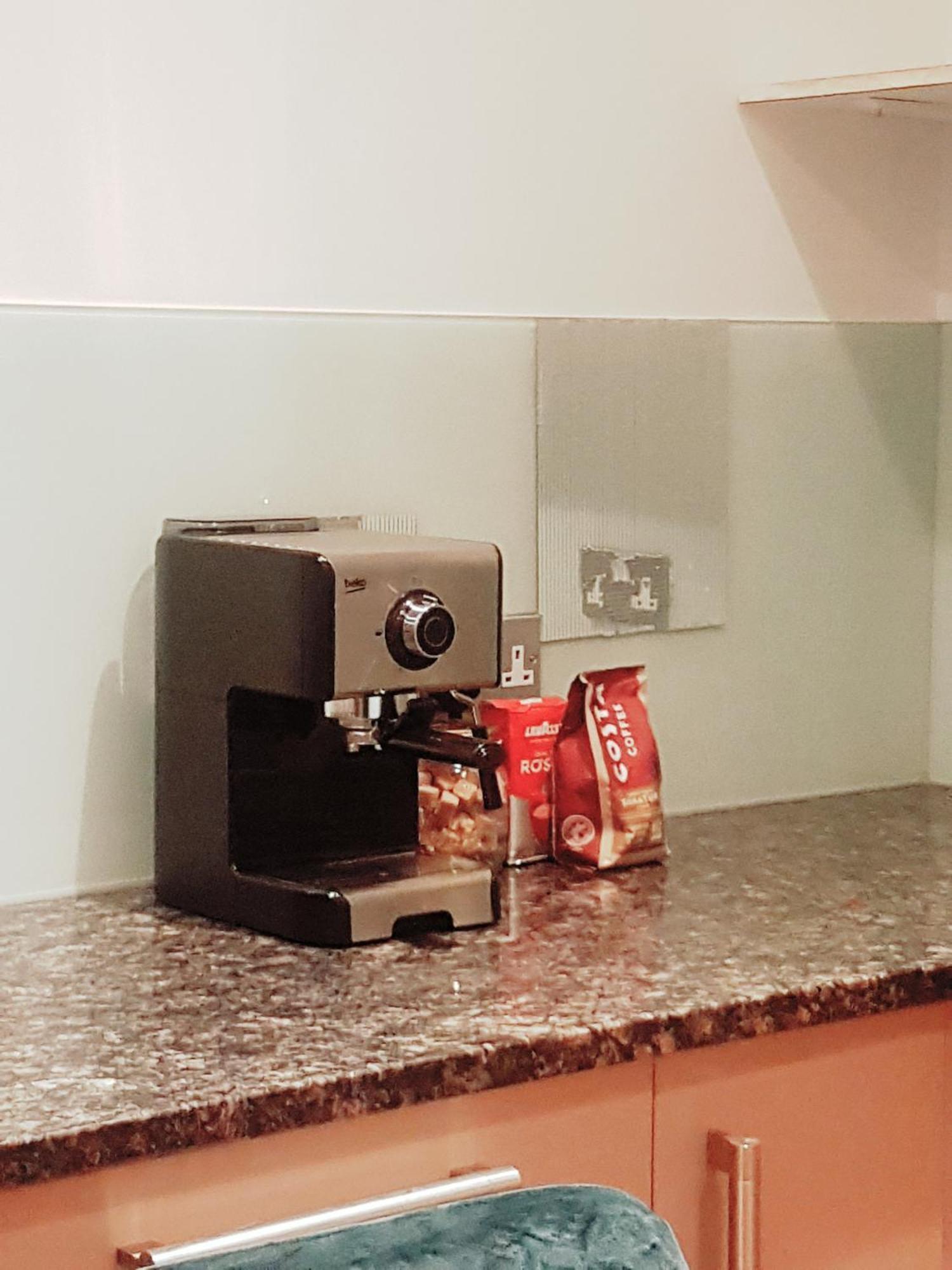 Apartamento View Short Walk To Tower Bridge, Free Car Parking Londres