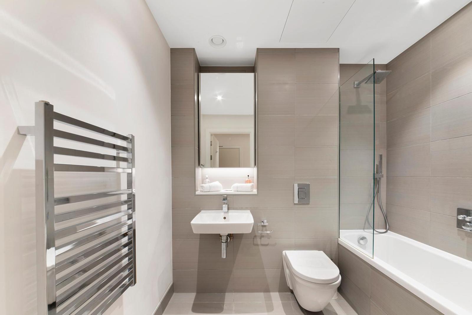 1 Bedroom Close To Tower Hill Apartamento
