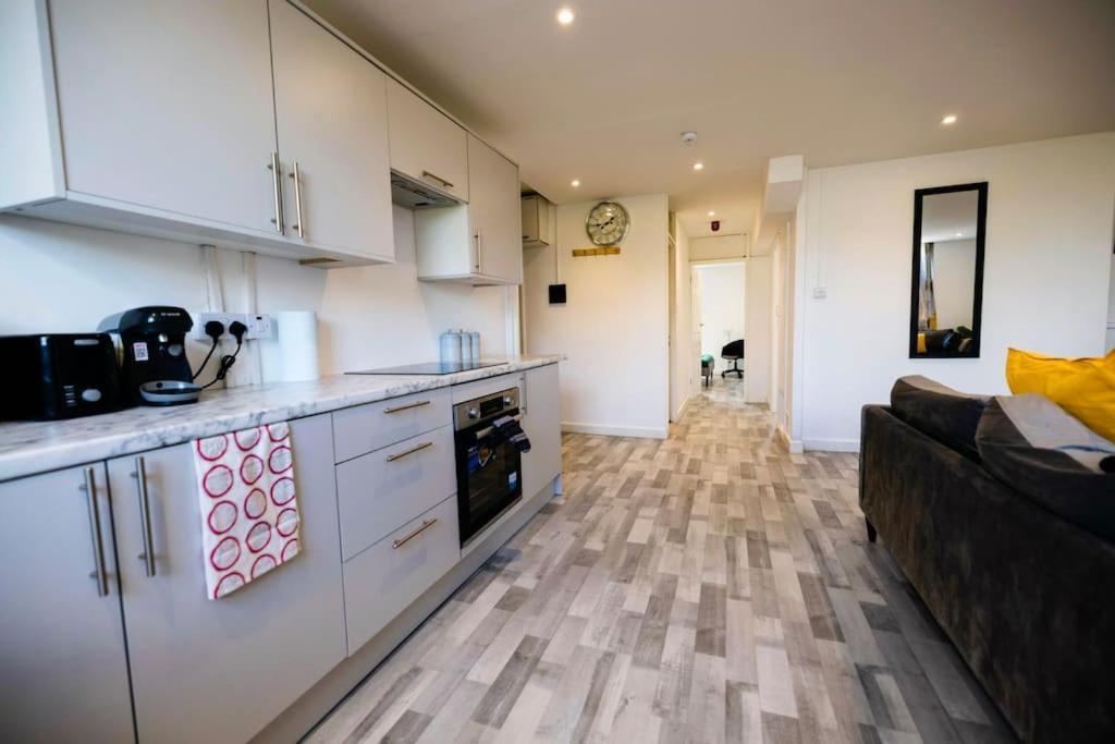 2 Bedrooms -parking-very Spacious-wifi Apartamento Londres