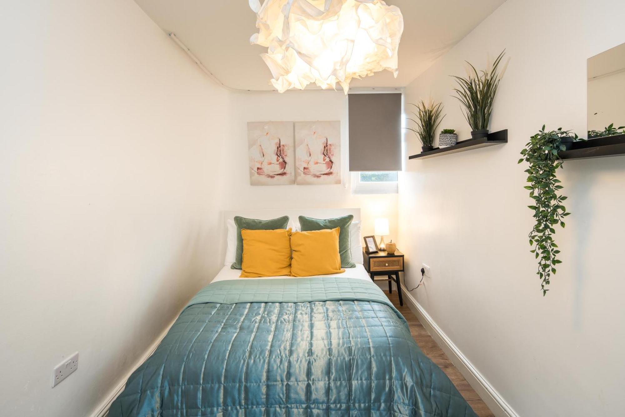 Me3 Cute Central Flat-2bdr-next To Queens Marry Hospital Apartment