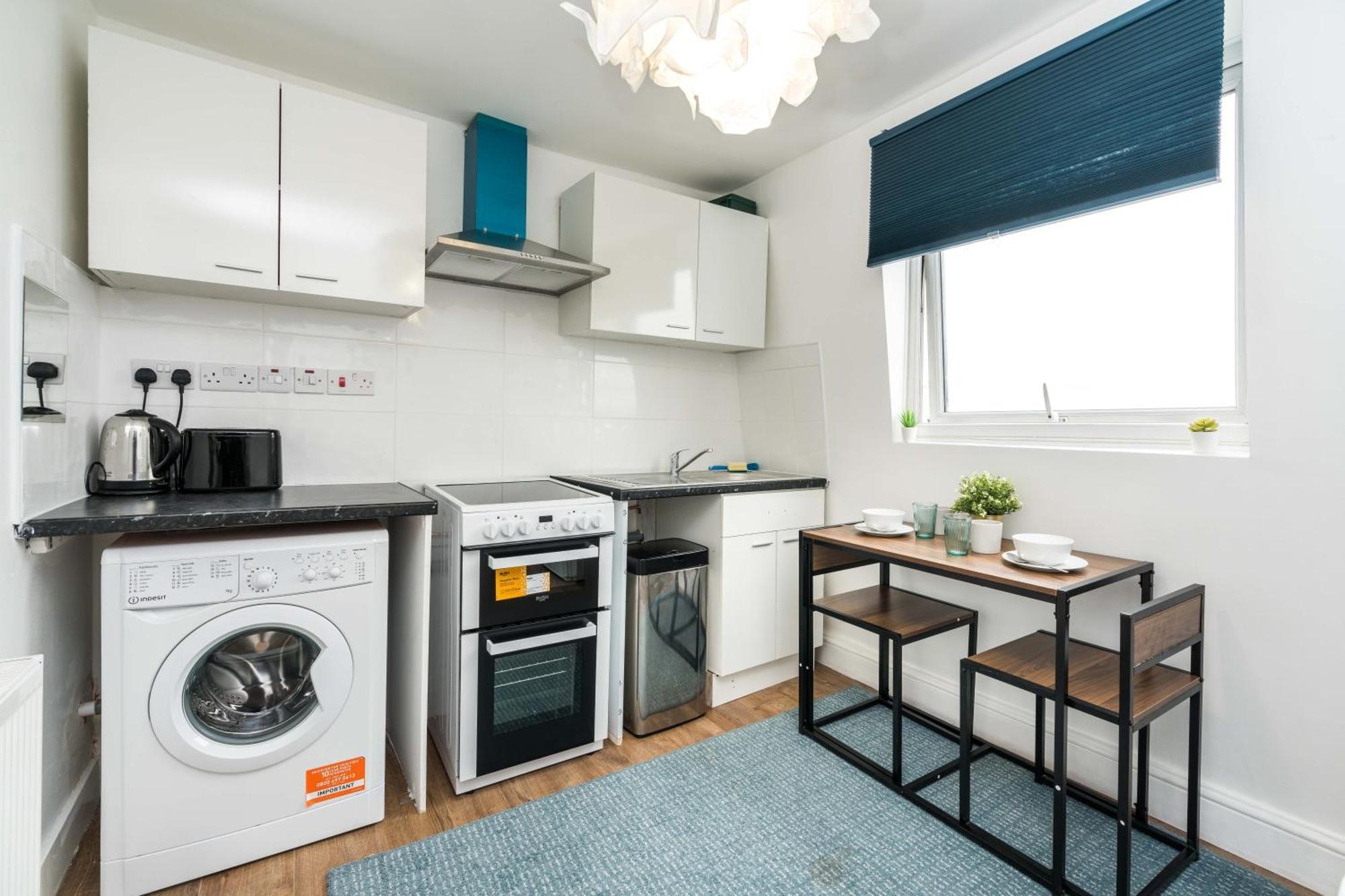 Me3 Cute Central Flat-2bdr-next To Queens Marry Hospital Apartment *