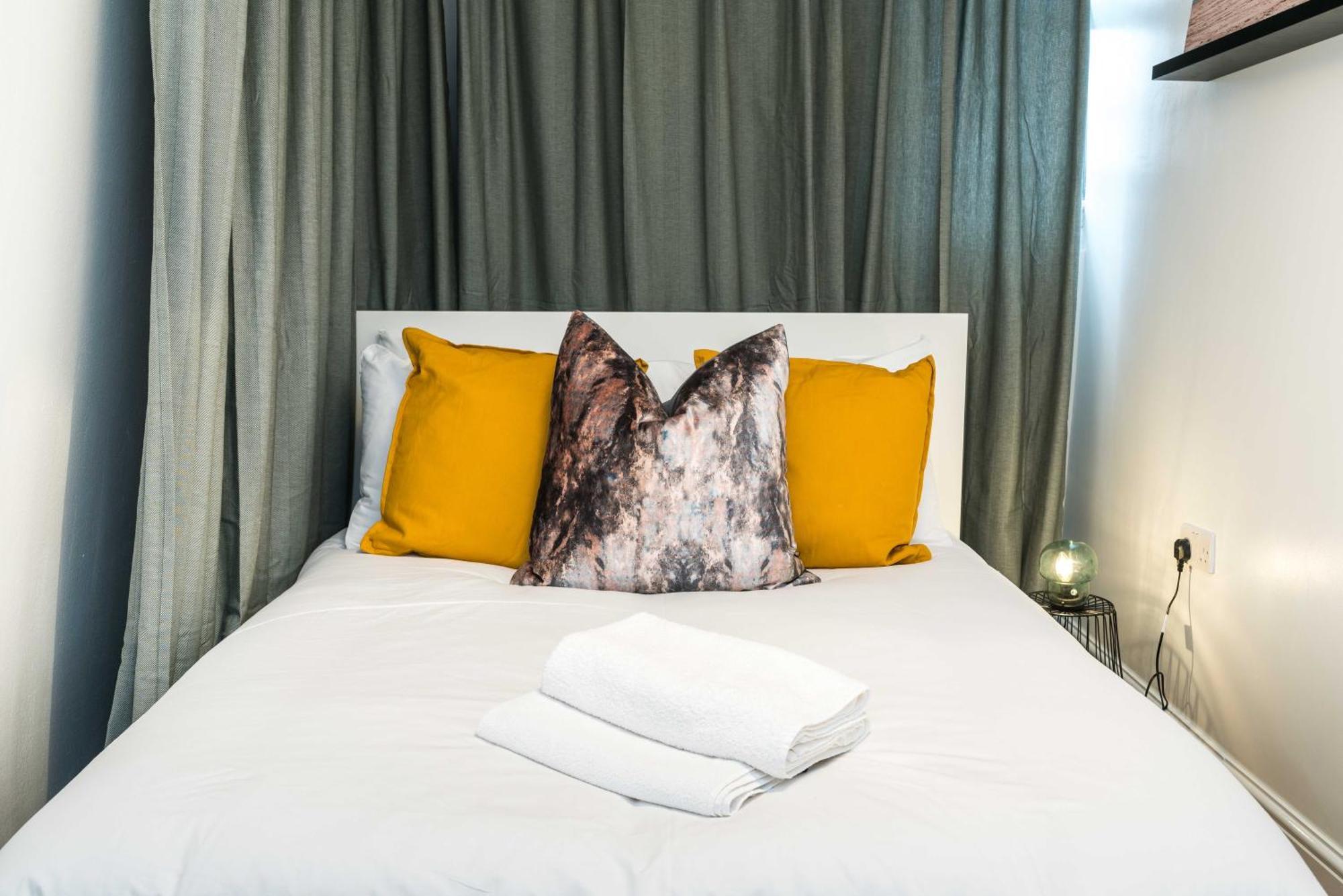 Me3 Cute Central Flat-2bdr-next To Queens Marry Hospital Apartment London