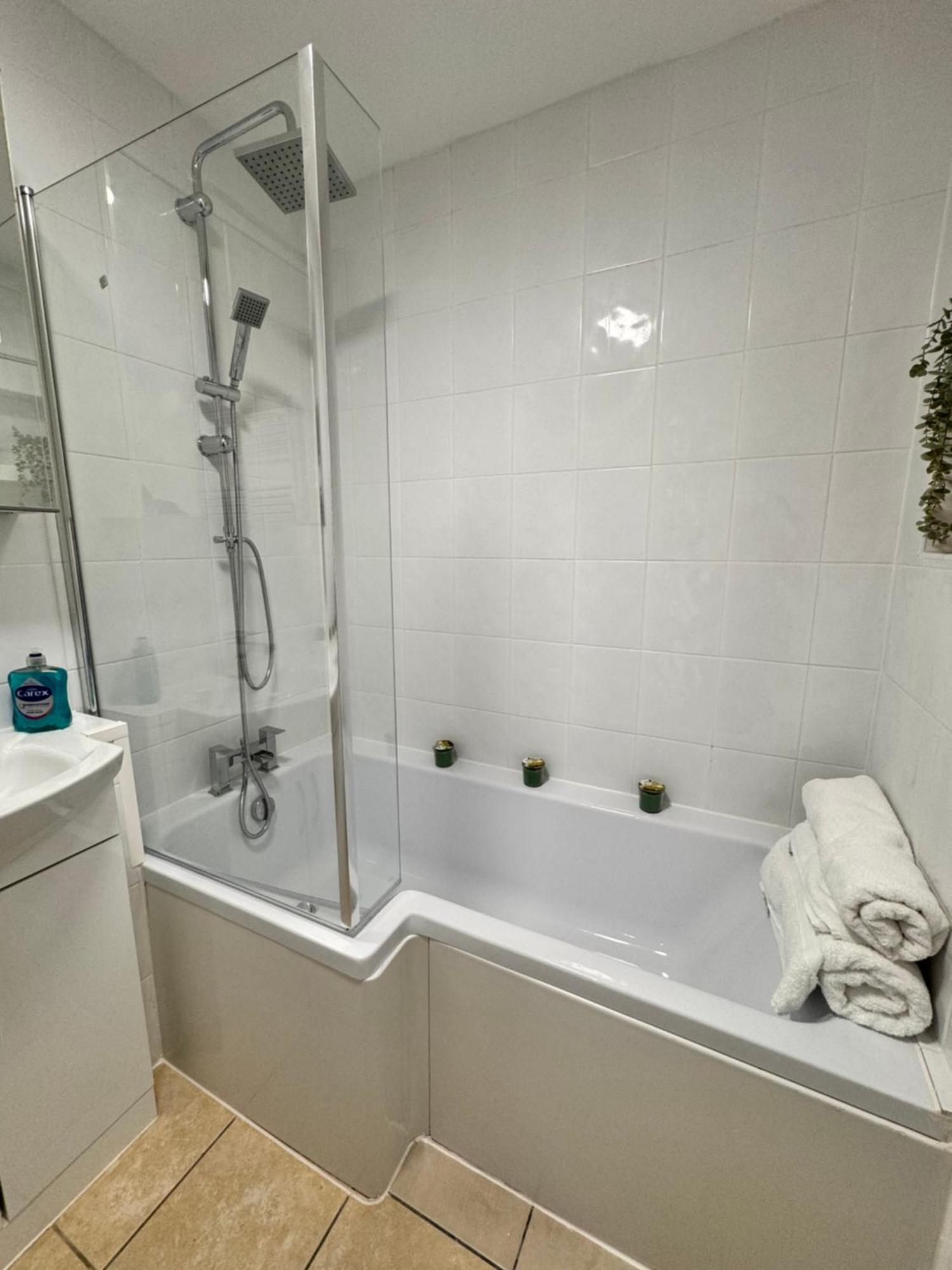Apartment Luxury 2 Bhk In Canary Wharf