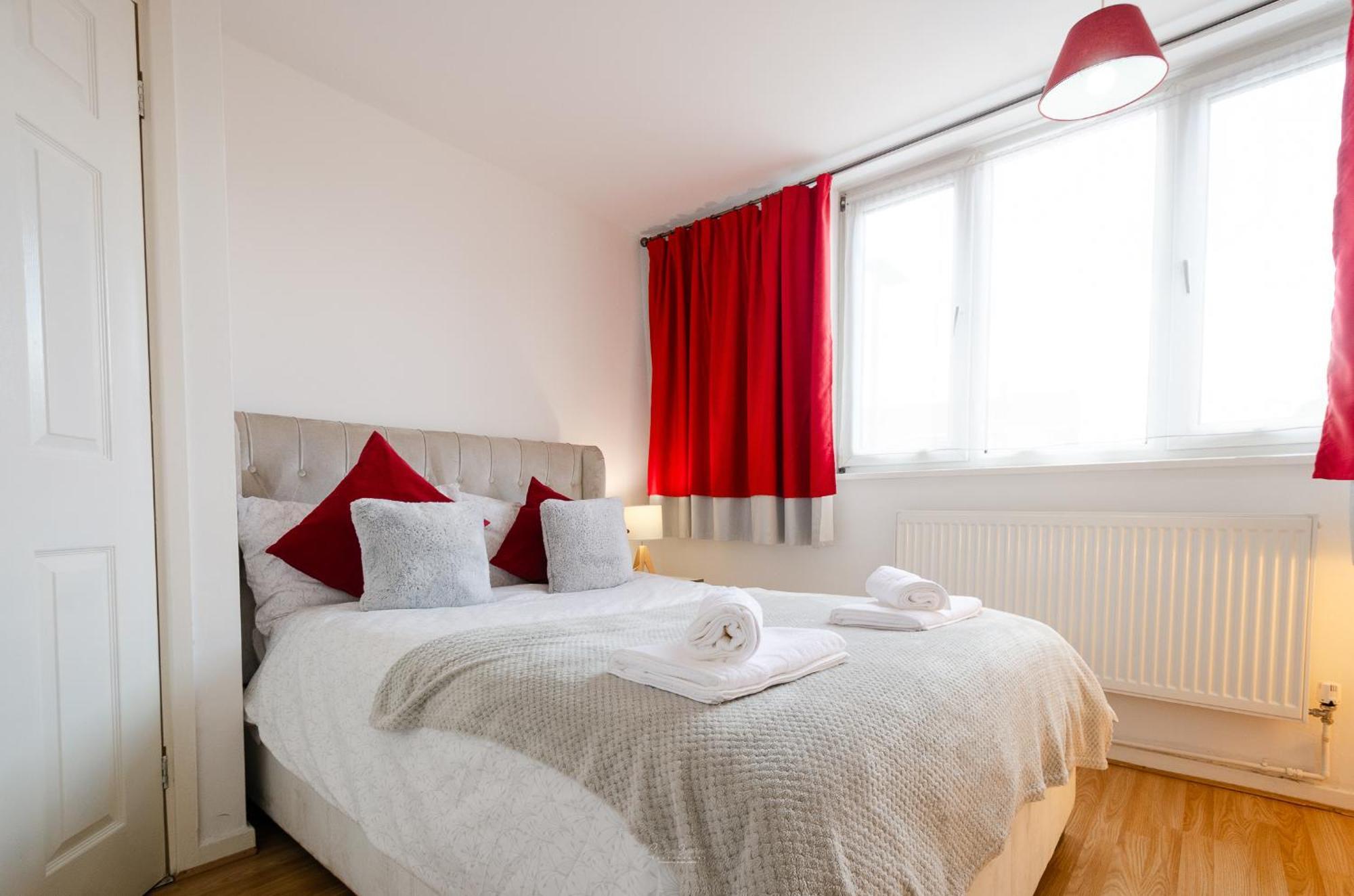 Serviced - Exel & O2 & Canning Town - Away From Apartment London