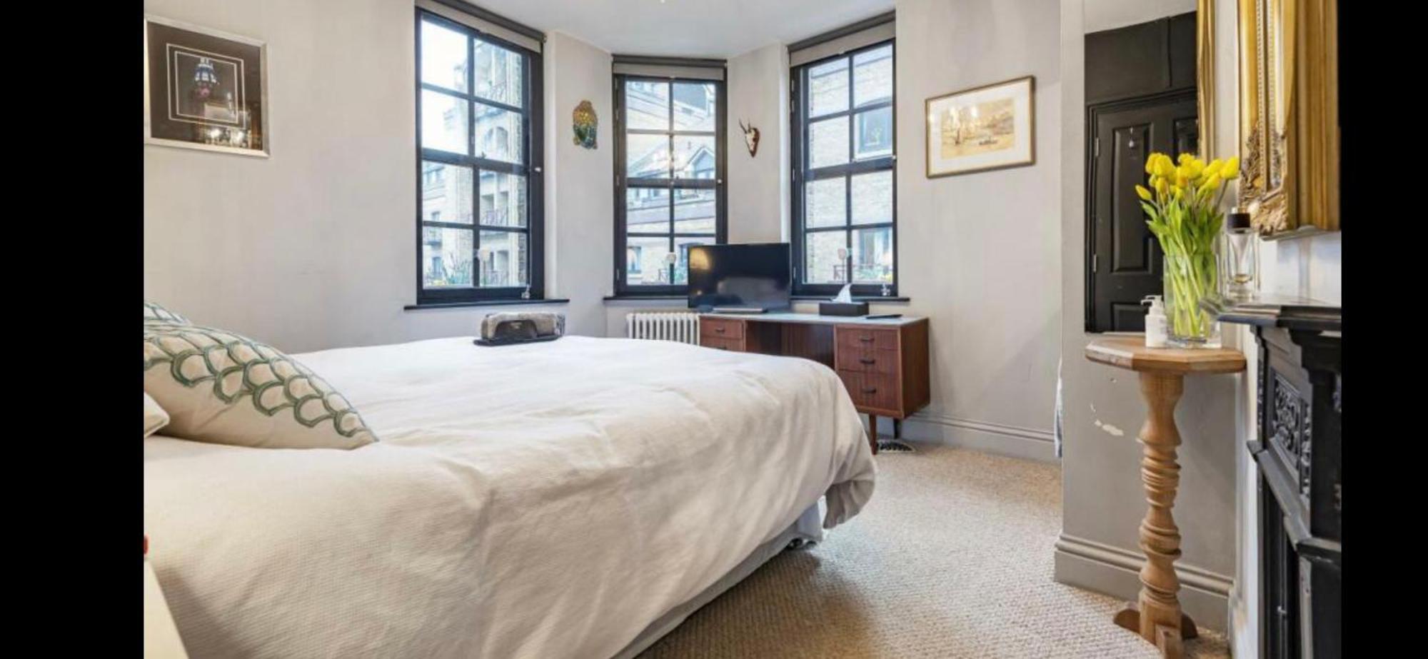 Apartment Tower Bridge, Boutique, Shad Thames Butlers Wharf Secure Parking , Balcony View Of Shard, Luxury With Van Parking Upto 4 Vans Ideal For Builders Shopfitters Secure Cctv