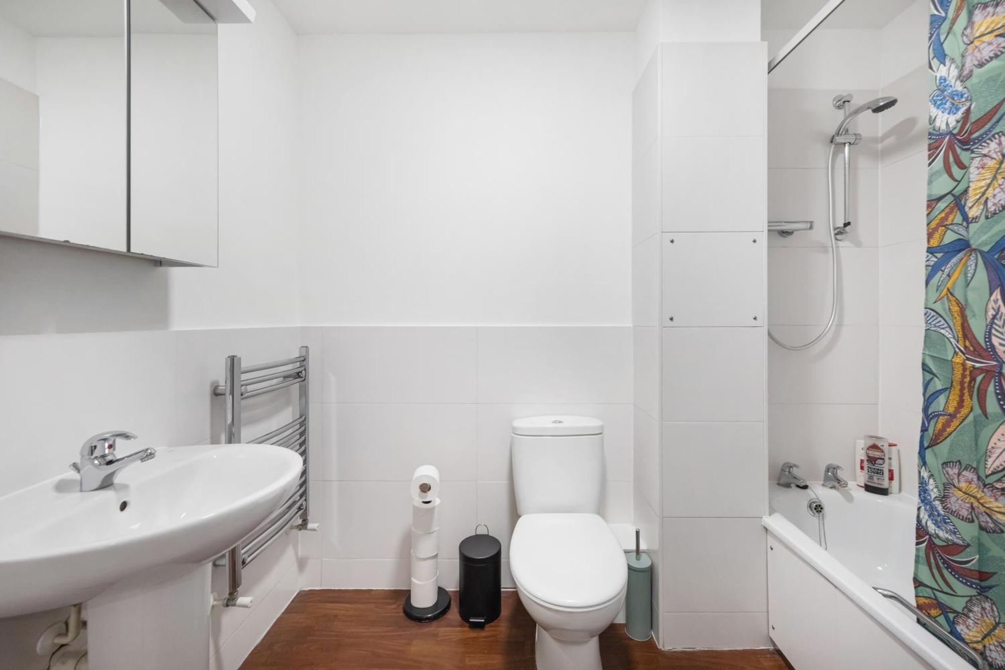 Apartment Lift & Free Parking, Modern 1 Bed Flat In Shoreditch Next To Train Station