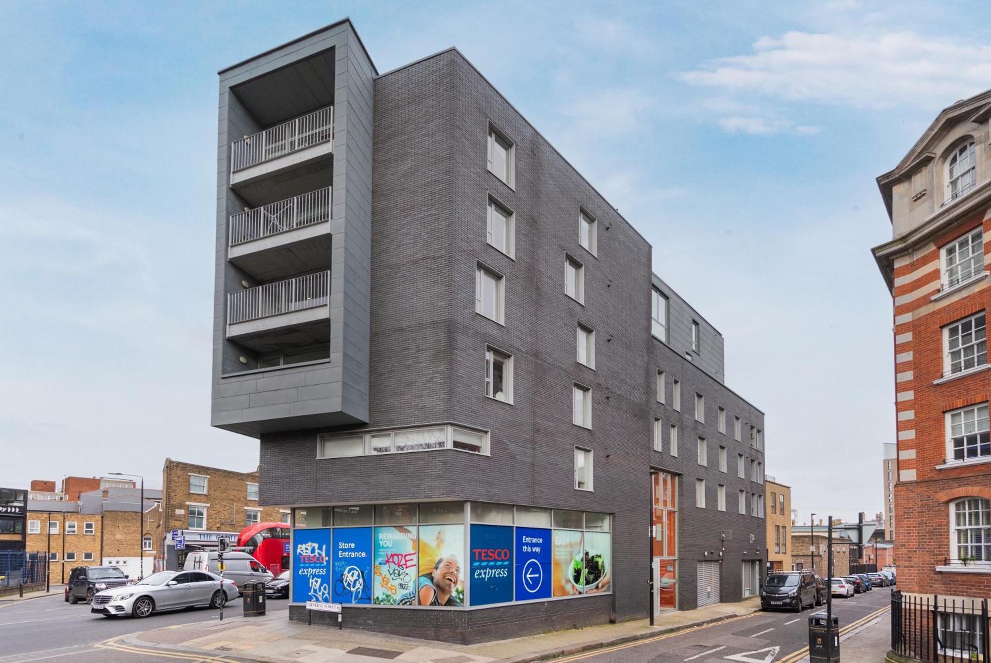 Lift & Free Parking, Modern 1 Bed Flat In Shoreditch Next To Train Station London