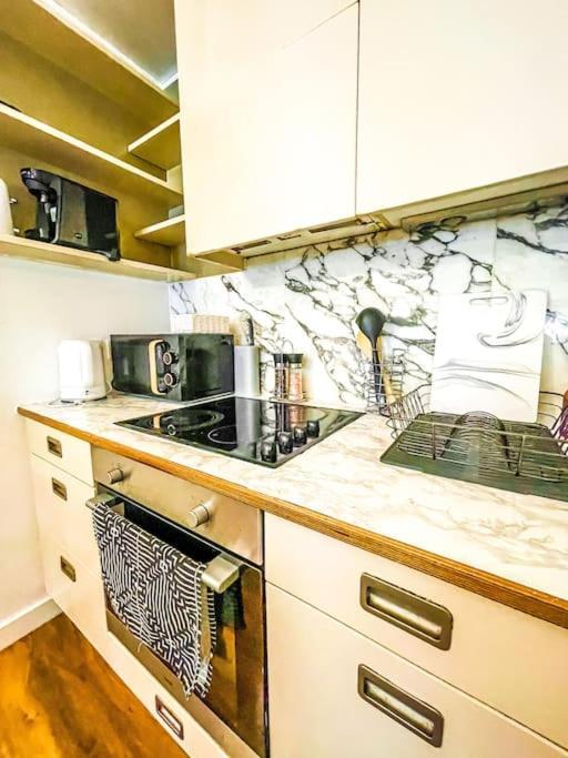 Apartment Central + Gym + Pool + Parking London