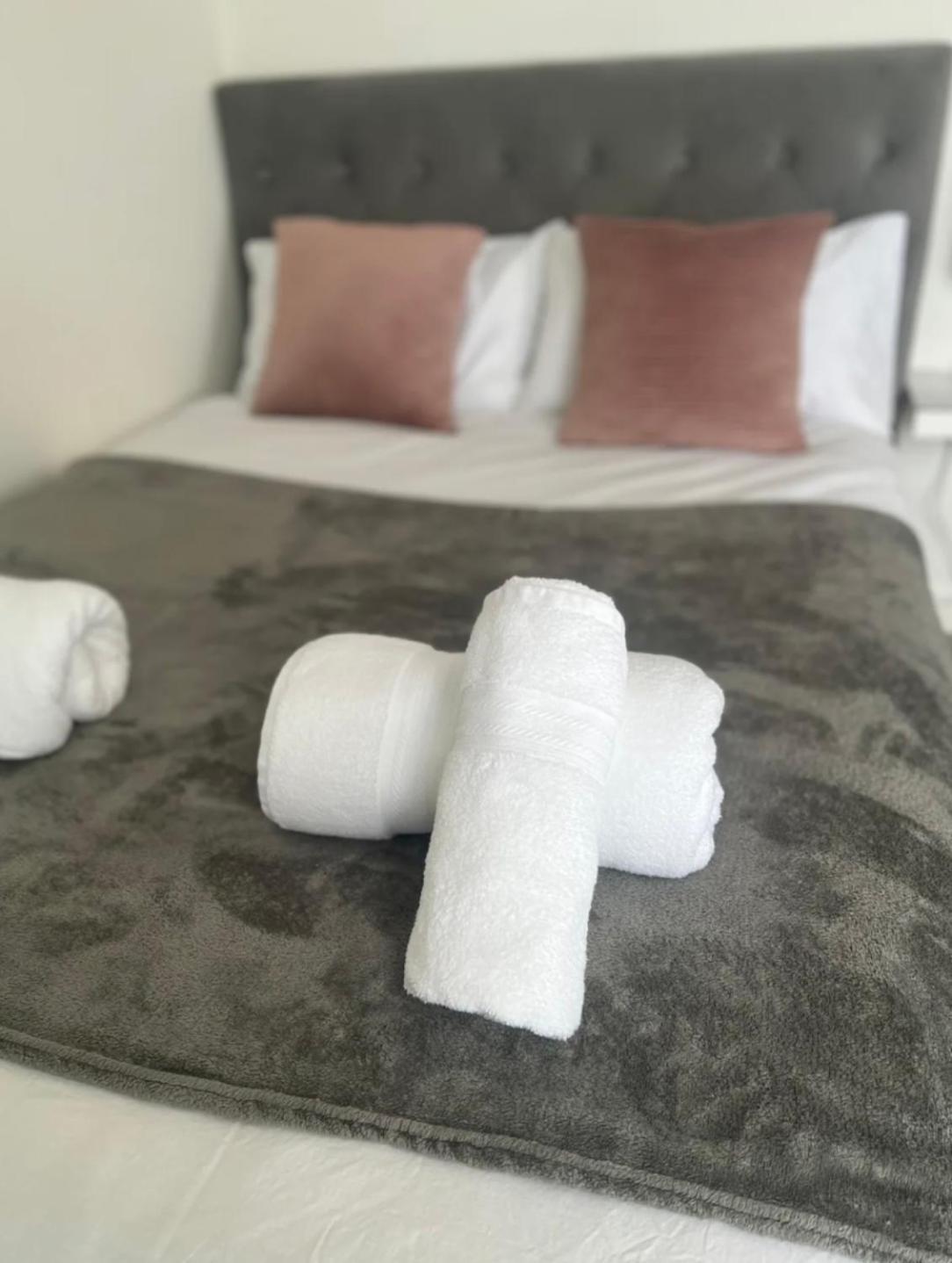 Private In With Balcony Homestay London
