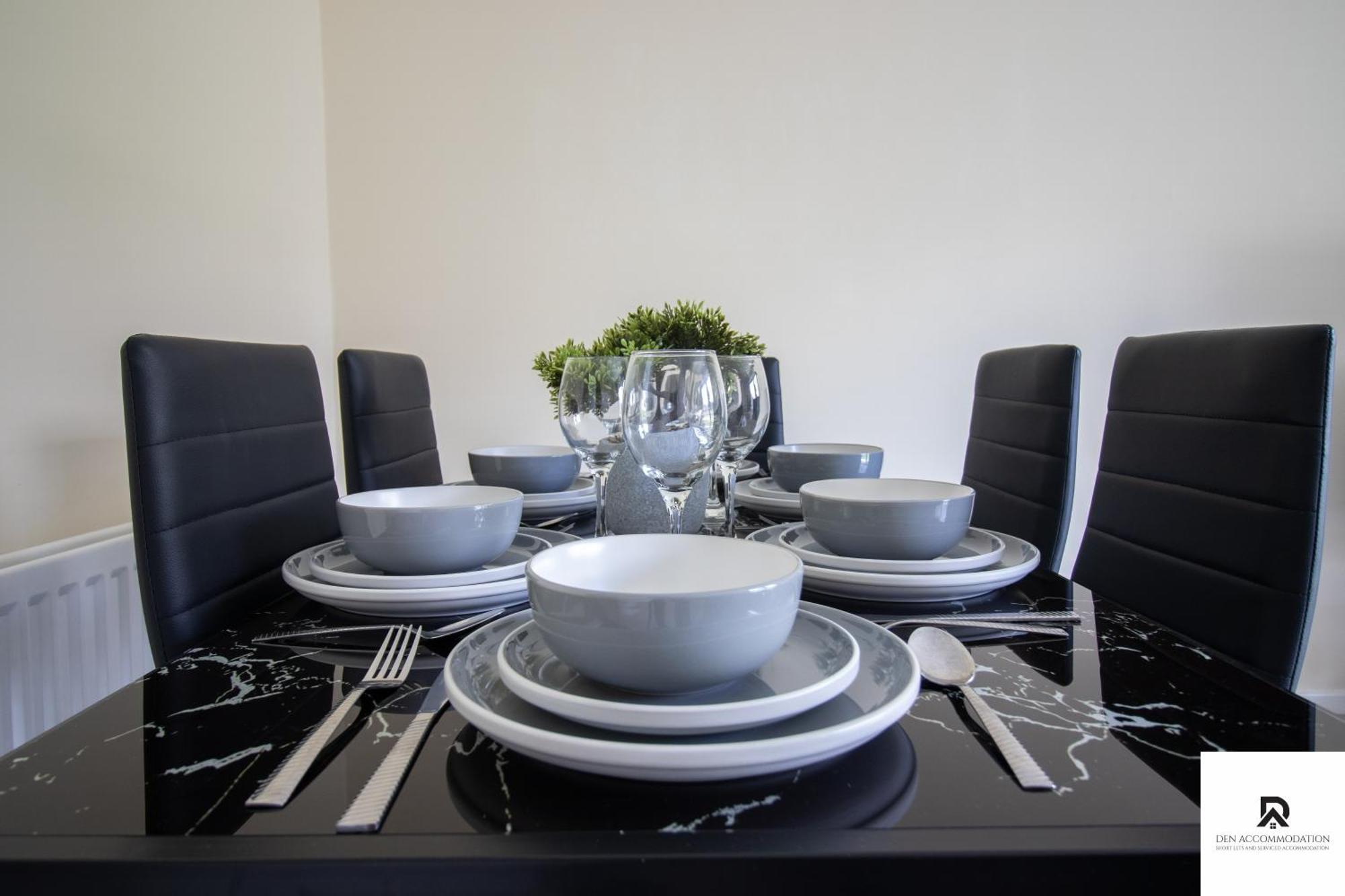 Newly Launched Two Bedroom House By Den Short Lets & Serviced With Garden Ferienhaus London