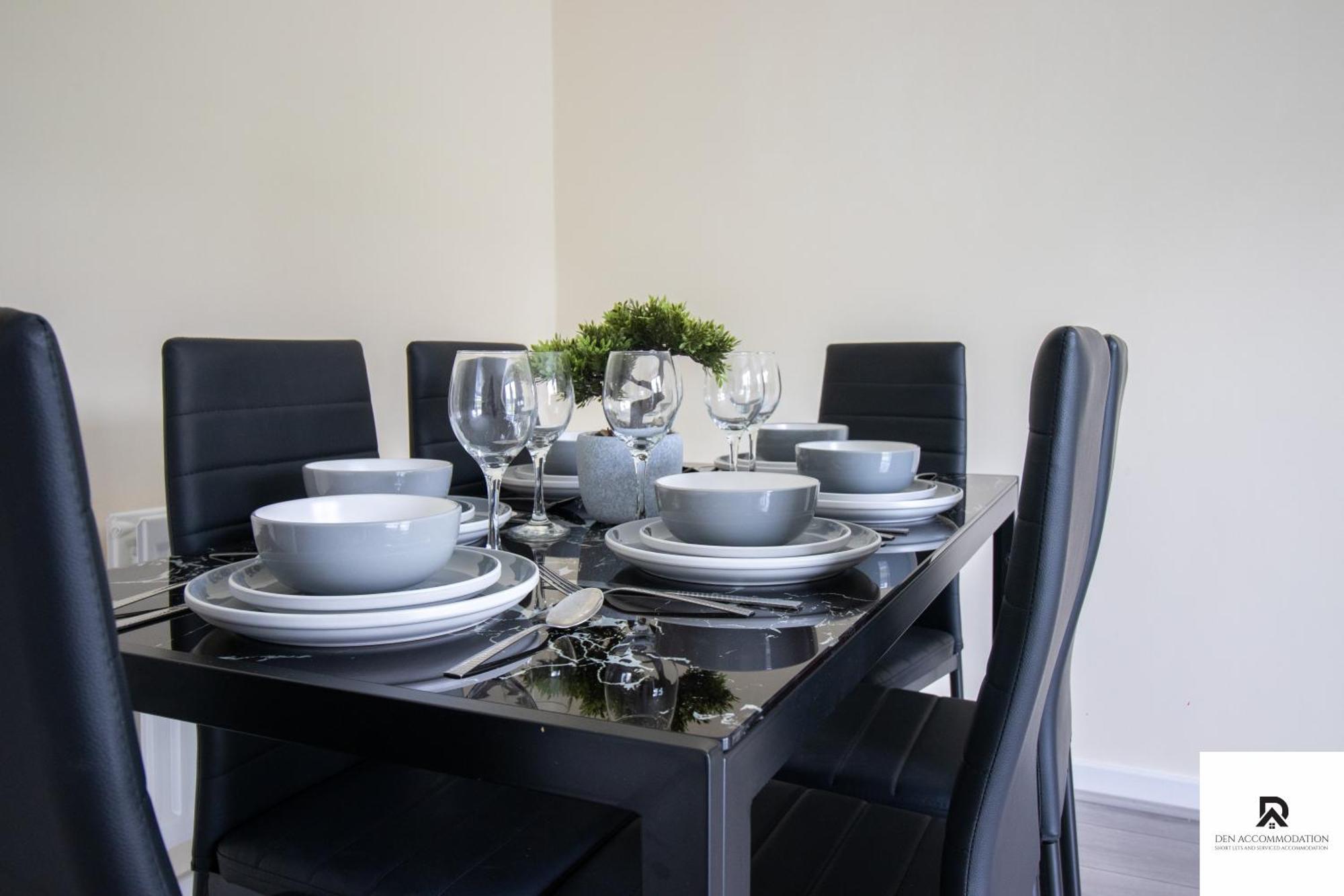 Ferienhaus Newly Launched Two Bedroom House By Den Short Lets & Serviced With Garden London