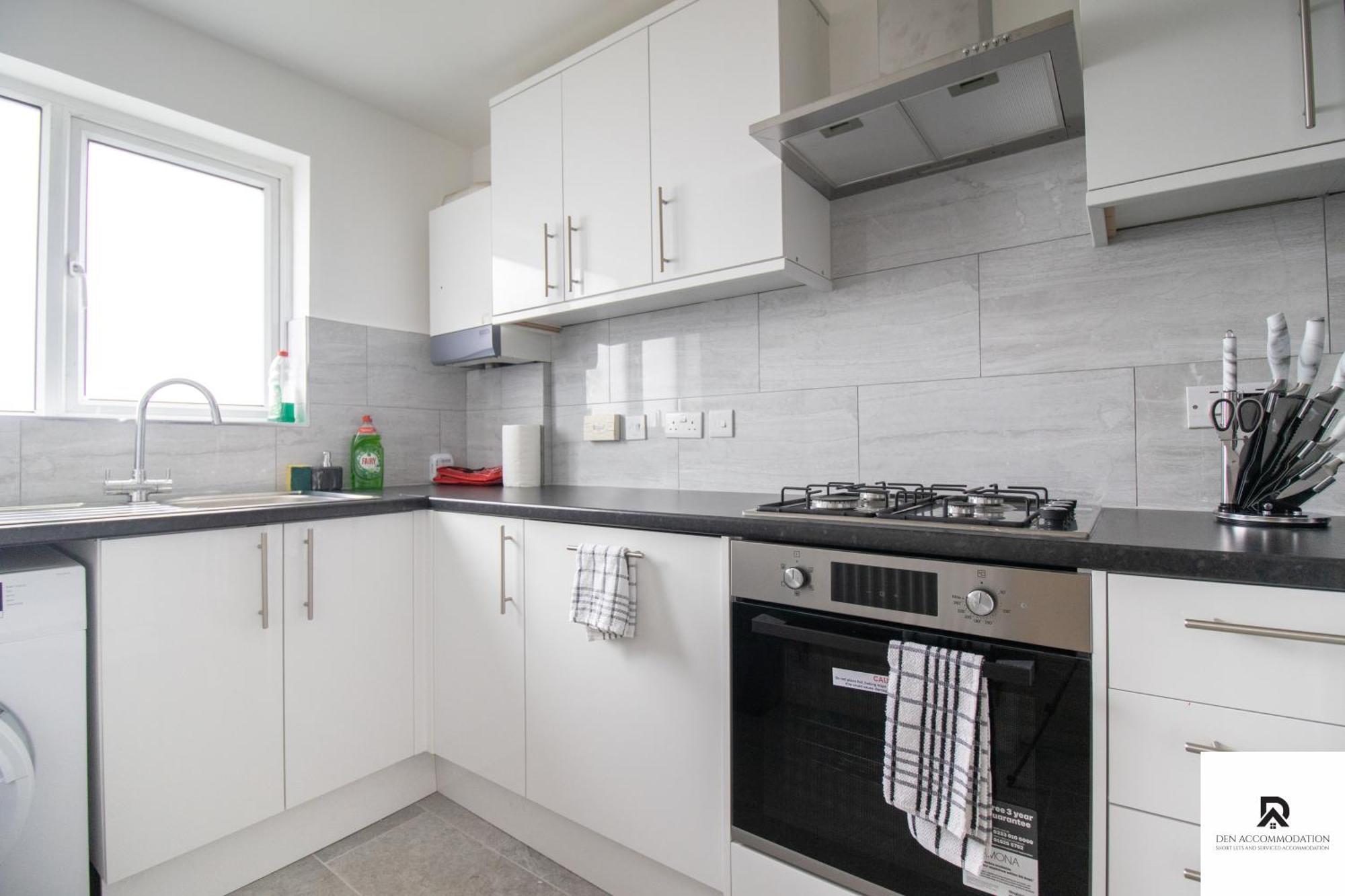 Newly Launched Two Bedroom House By Den Short Lets & Serviced With Garden Ferienhaus