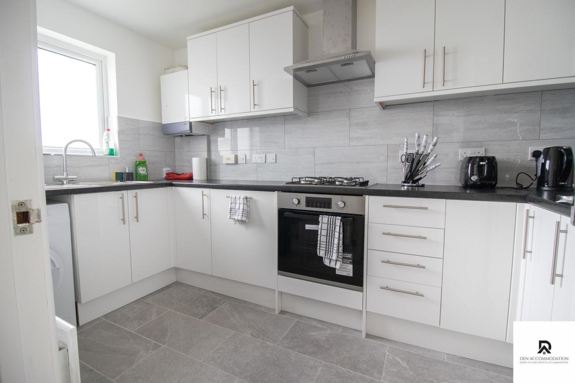 Newly Launched Two Bedroom House By Den Short Lets & Serviced With Garden Ferienhaus London