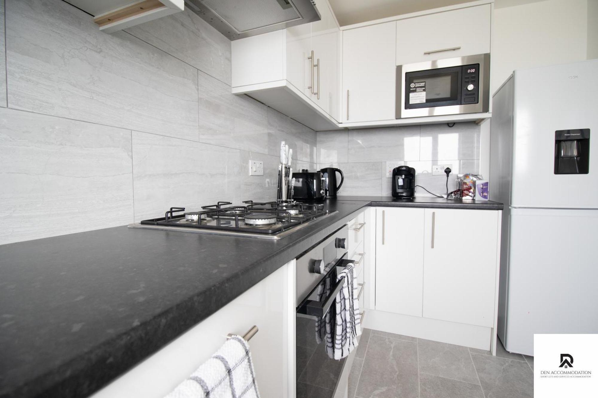 Newly Launched Two Bedroom House By Den Short Lets & Serviced With Garden Ferienhaus