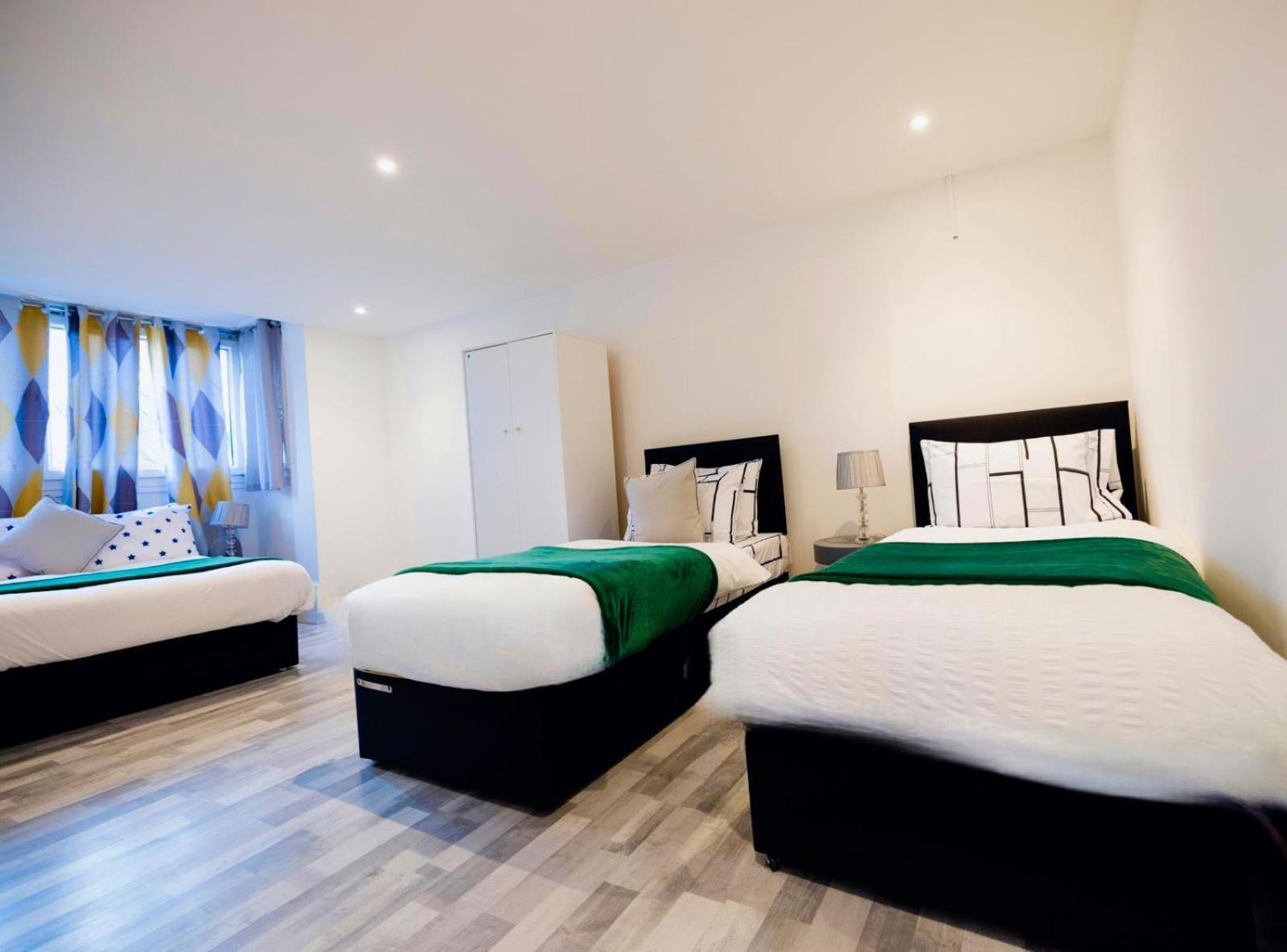2 Bedrooms -parking-very Spacious-wifi Apartamento