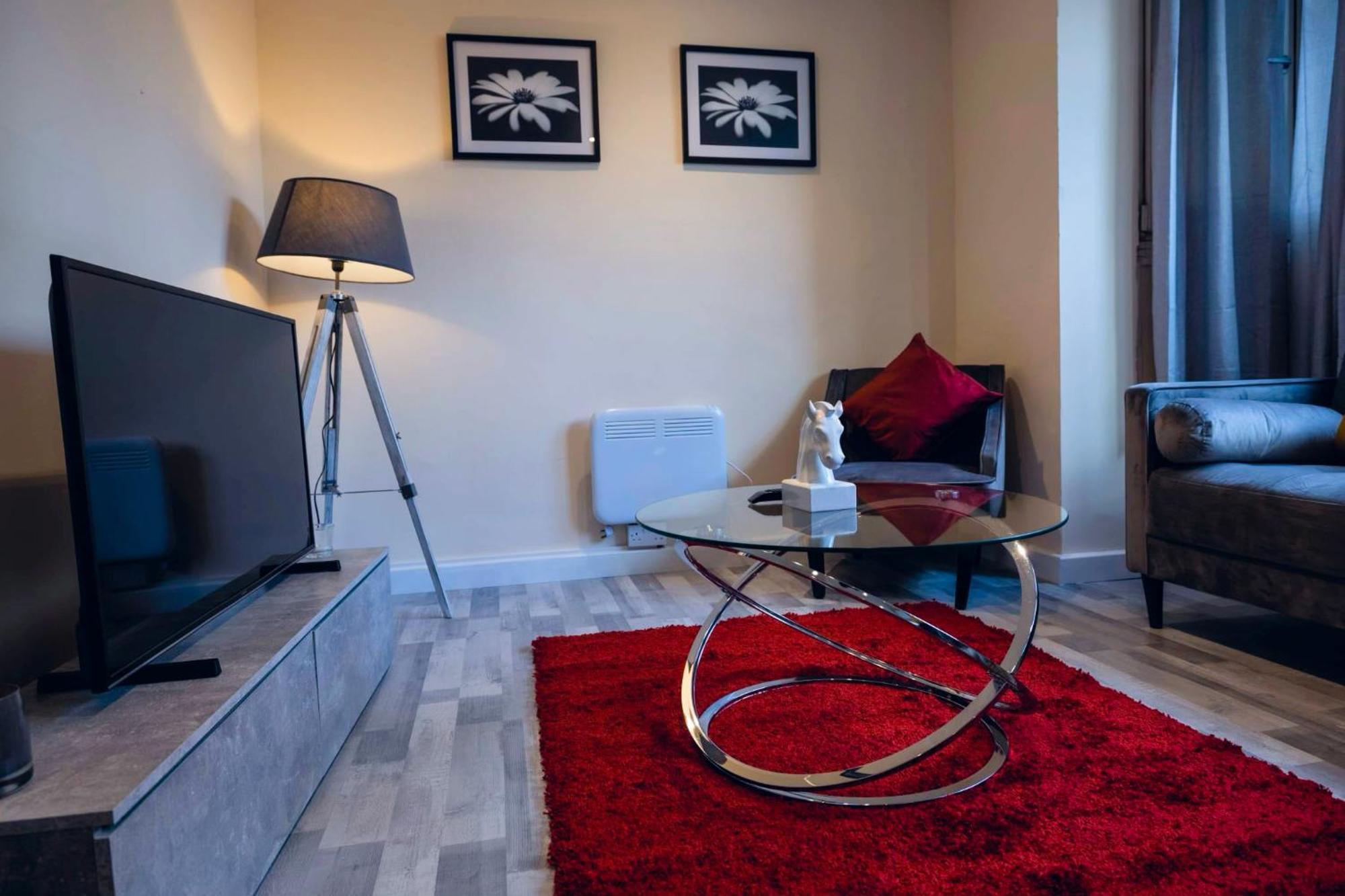 Apartment 3 Bedroomflat-free Parking-wifi-parking-8people *